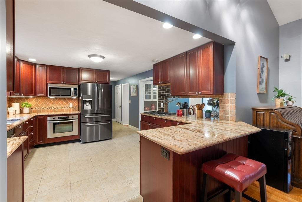 Shrewsbury, Massachusetts, 01545, United States, 4 Bedrooms Bedrooms, ,4 BathroomsBathrooms,Residential,For Sale,1768769