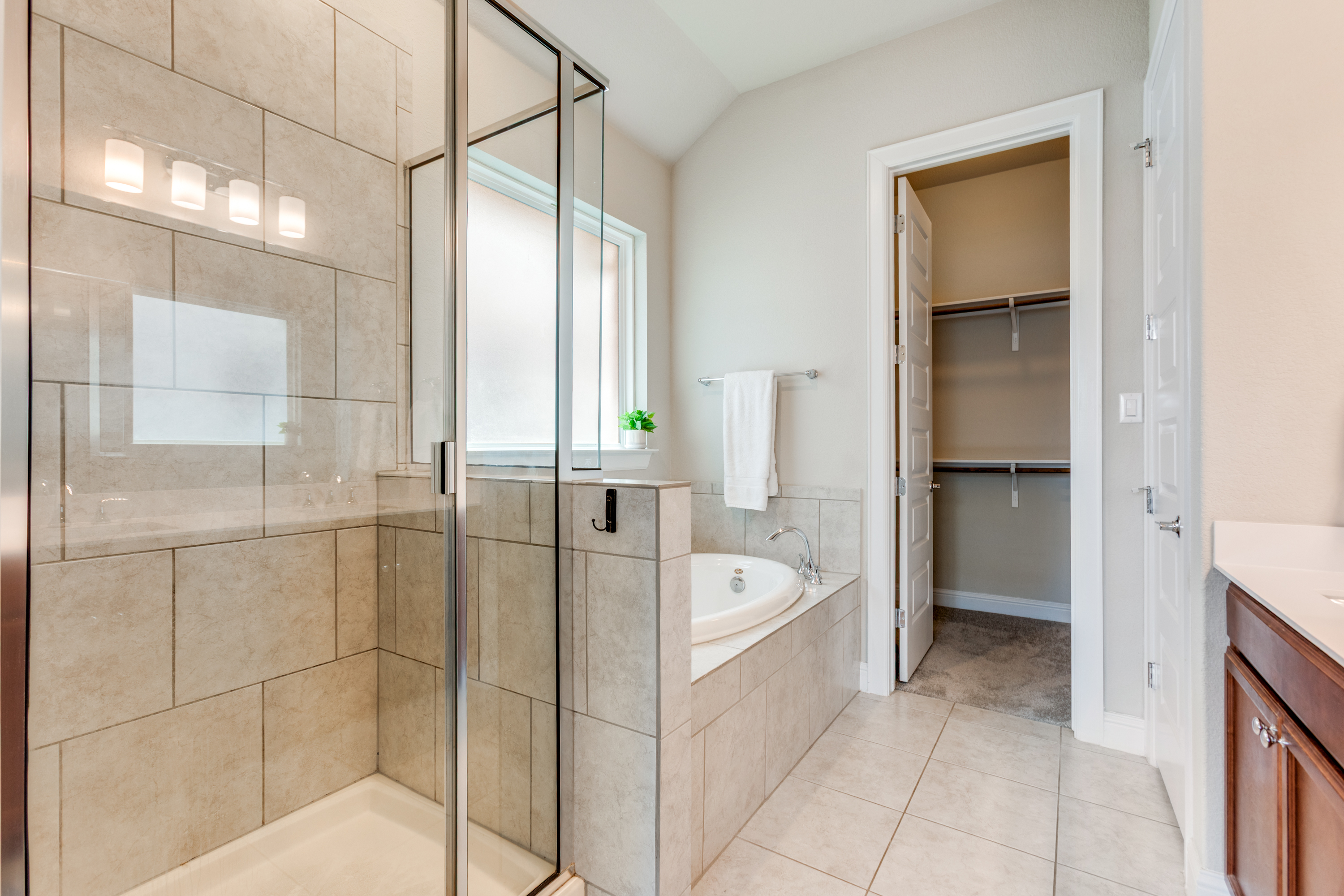  Sophisticated Open-Concept Living - 物件實景