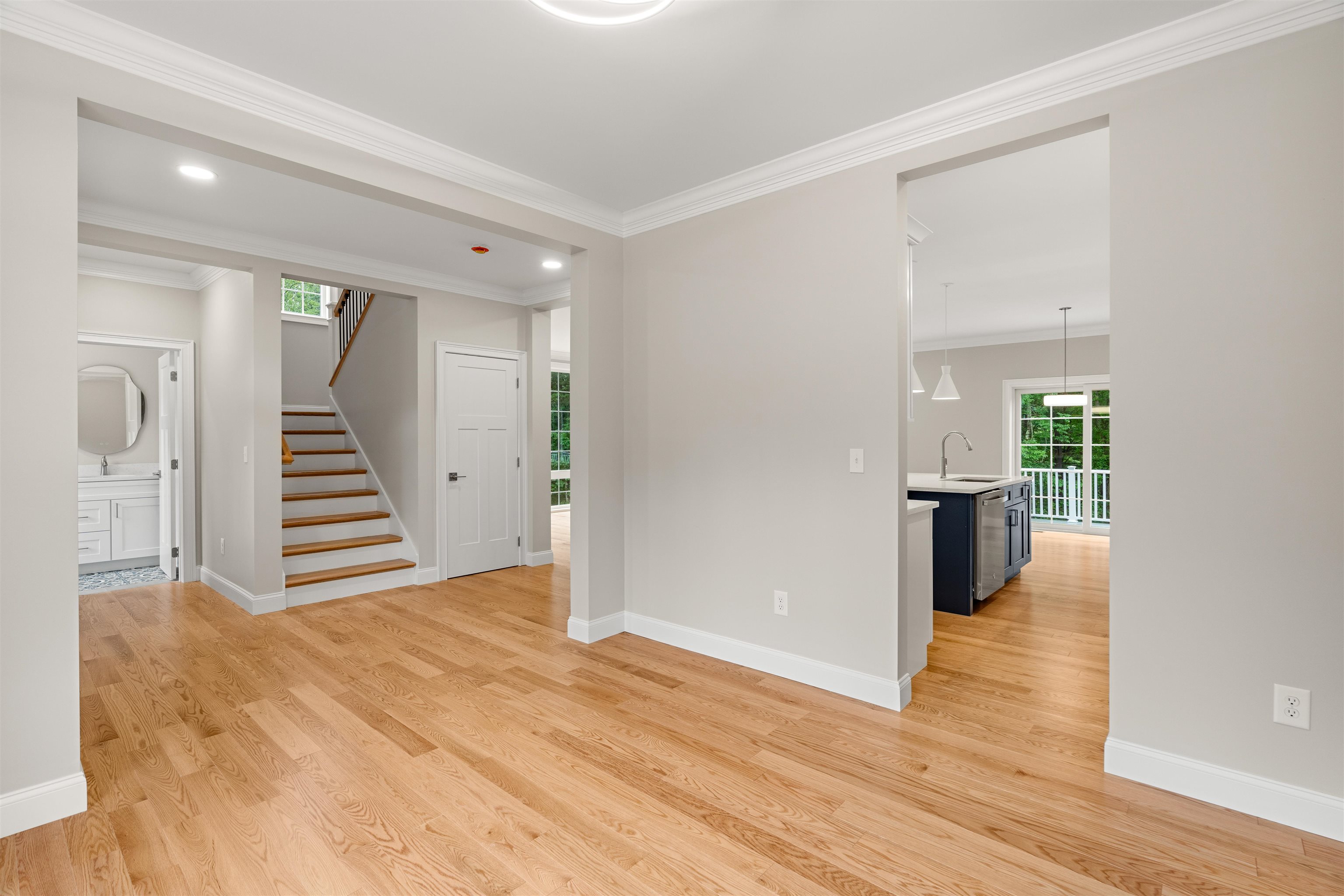 Hooksett, New Hampshire, 03106, United States, 4 Bedrooms Bedrooms, ,3 BathroomsBathrooms,Residential,For Sale,1895985