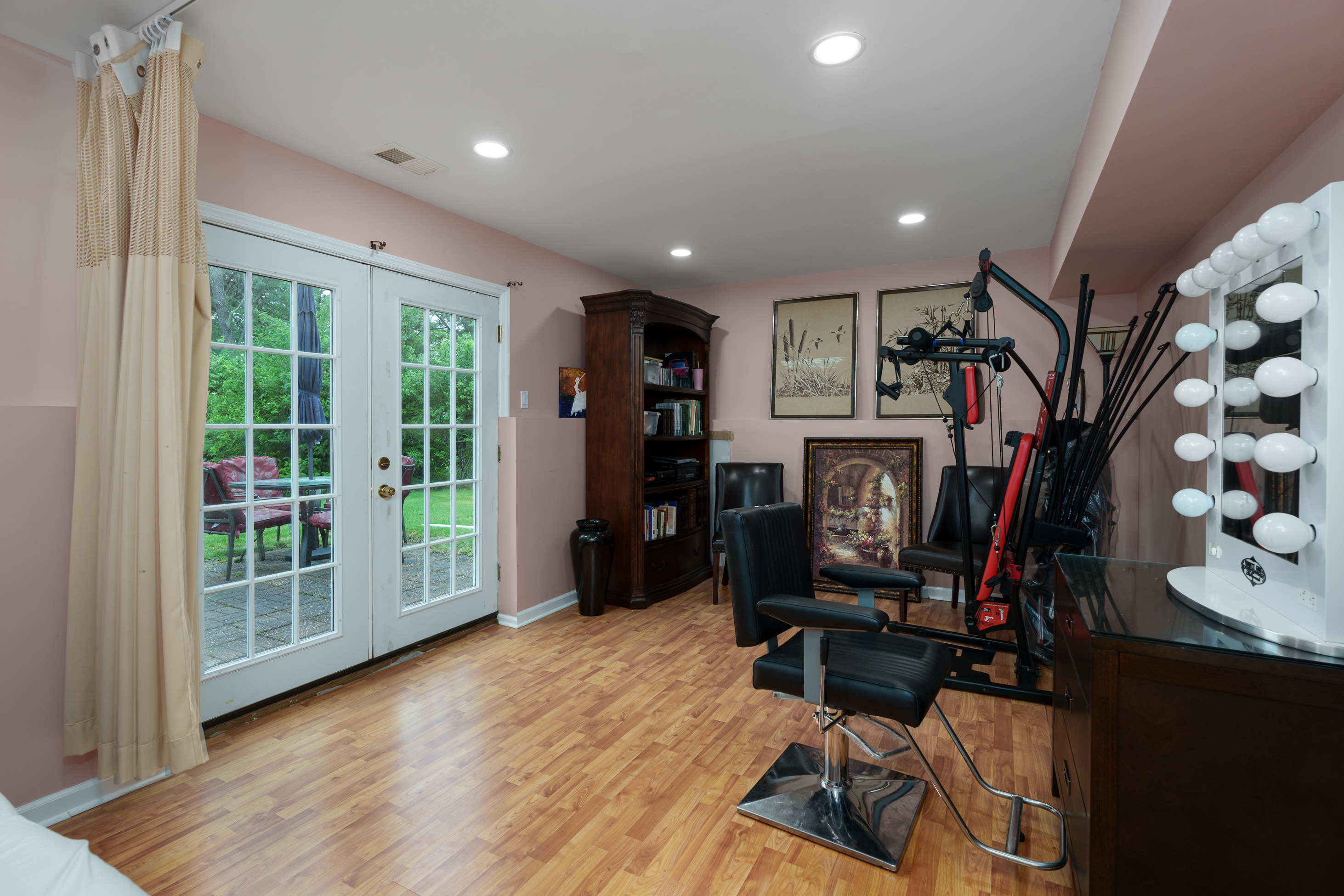  Beautifully Updated, Wonderfully Located, Ready to Impress - 物件實景