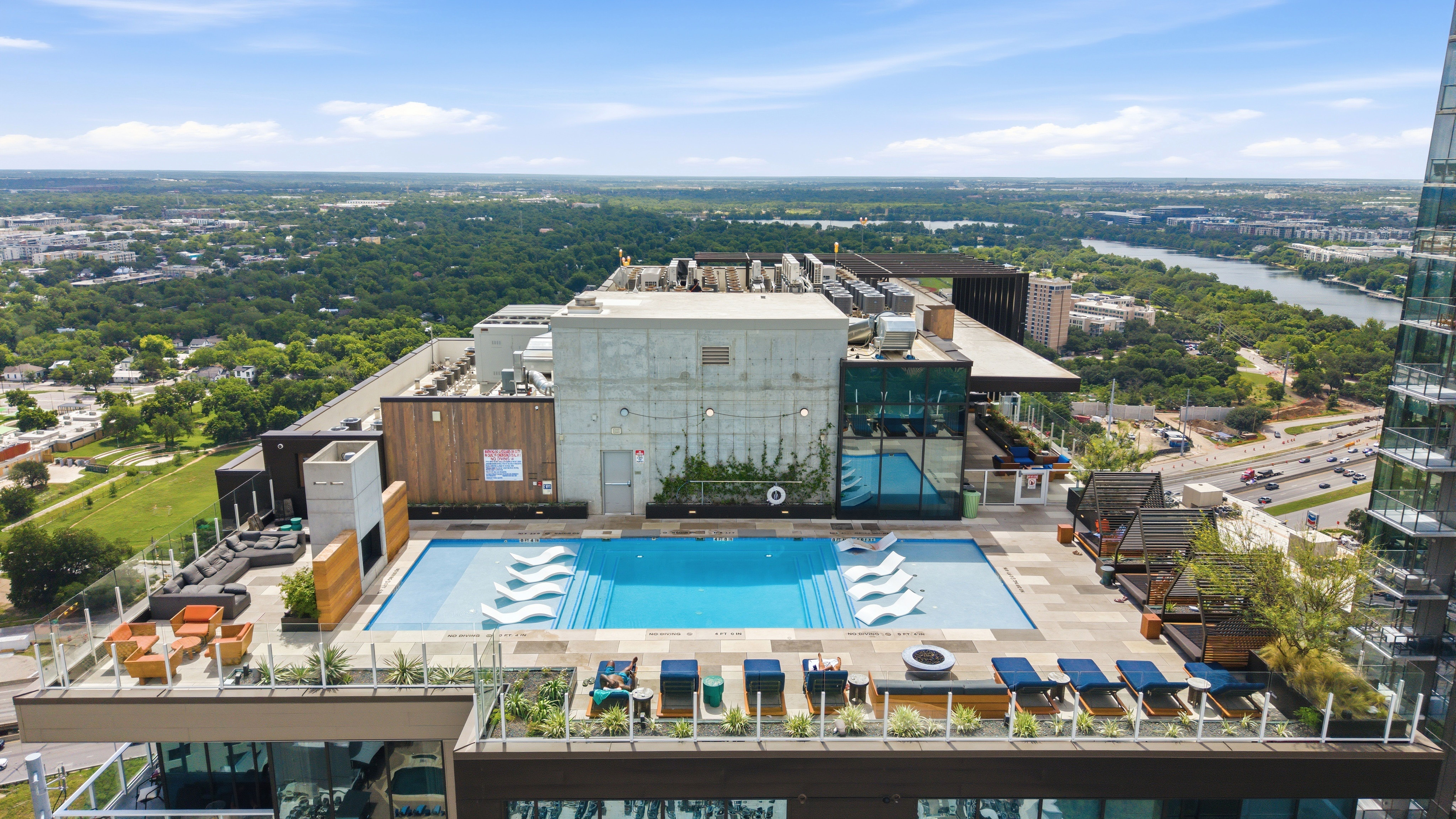  Luxury Rainey Street District Condo with Lake Views - 物件實景