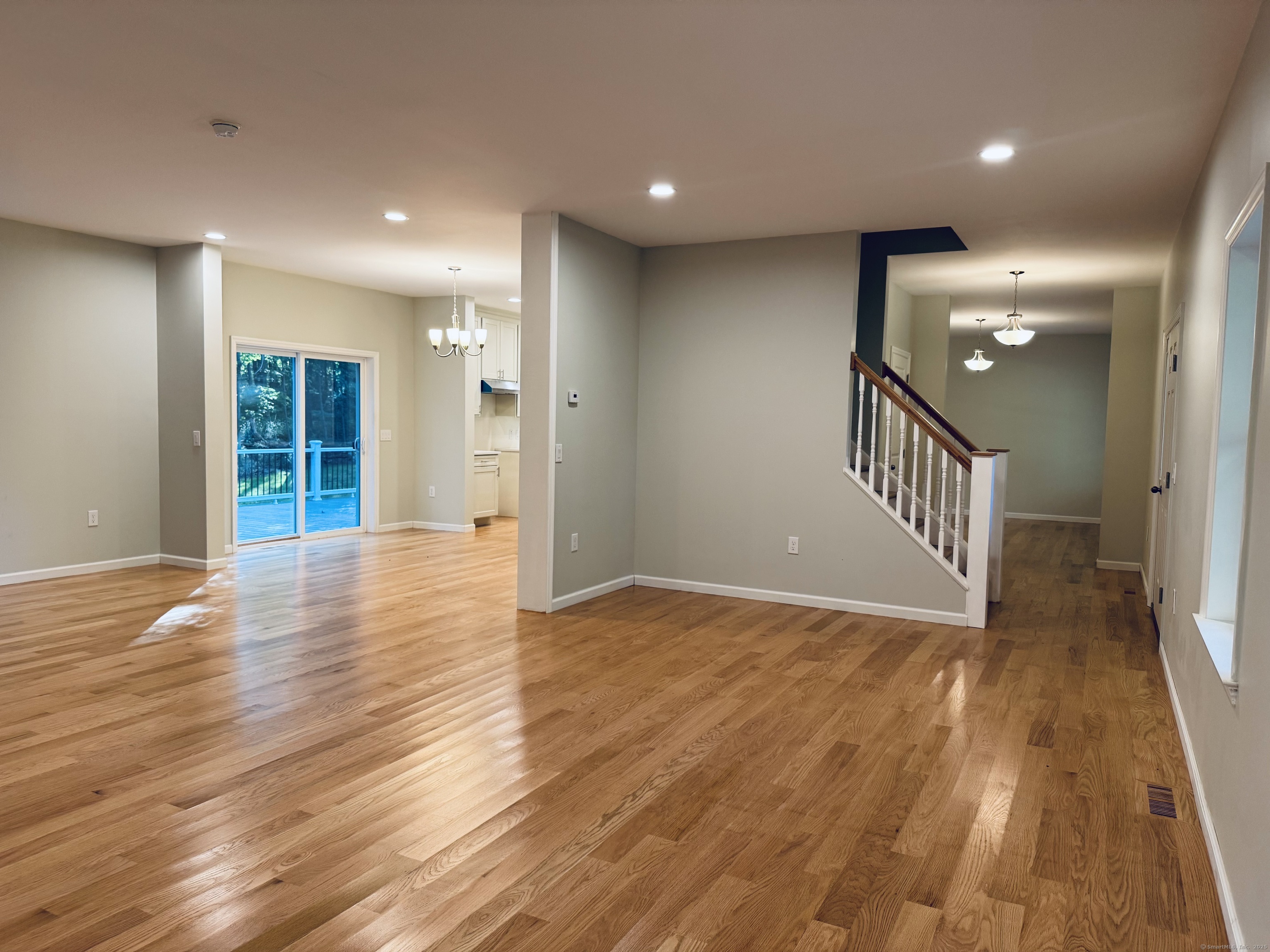Newtown, Connecticut, 06482, United States, 4 Bedrooms Bedrooms, ,4 BathroomsBathrooms,Residential,For Sale,1917666