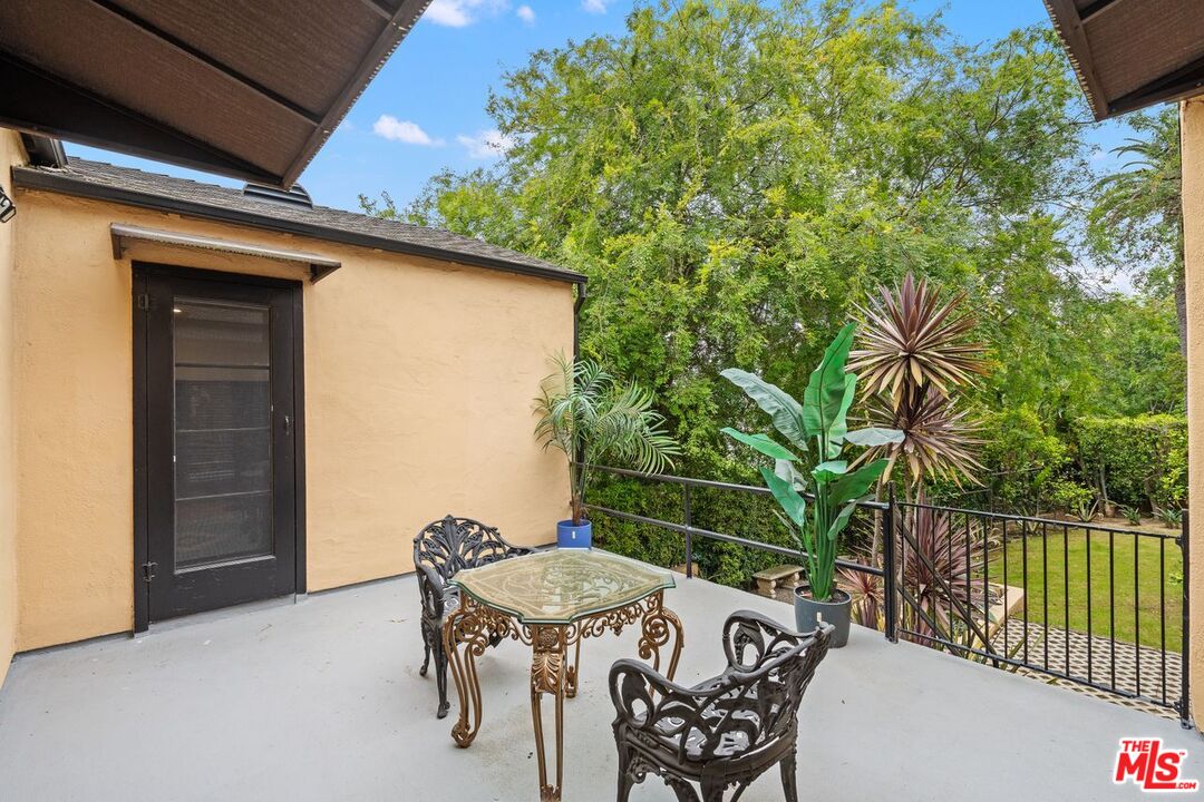 Los Angeles, California, 90027, United States, 4 Bedrooms Bedrooms, ,4 BathroomsBathrooms,Residential,For Sale,1898914