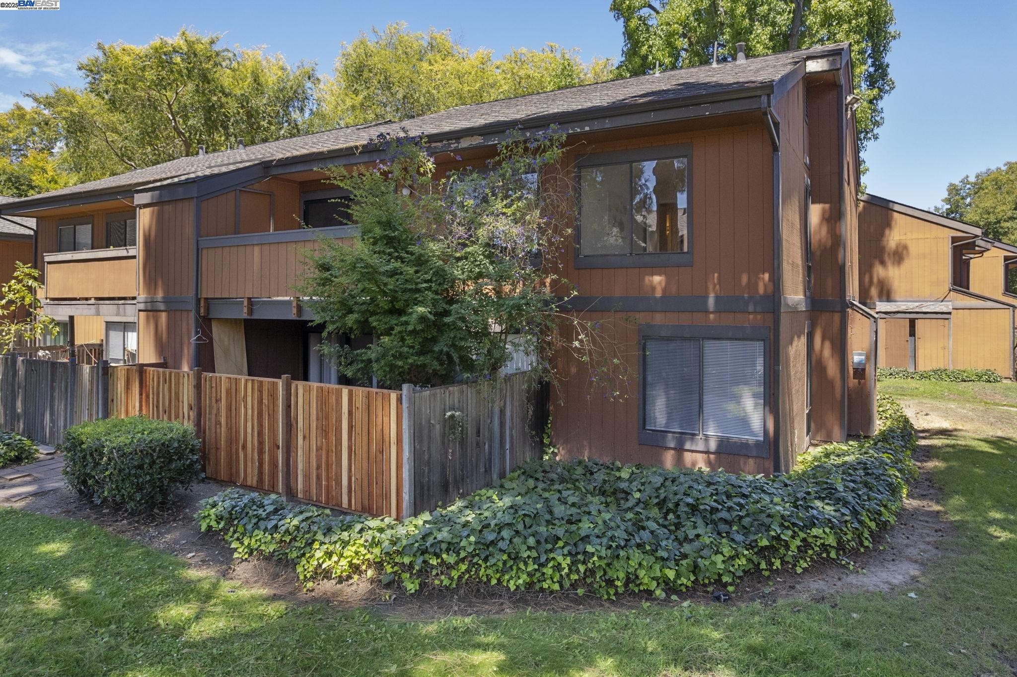 Fremont, California, 94536, United States, 3 Bedrooms Bedrooms, ,2 BathroomsBathrooms,Residential,For Sale,1906498