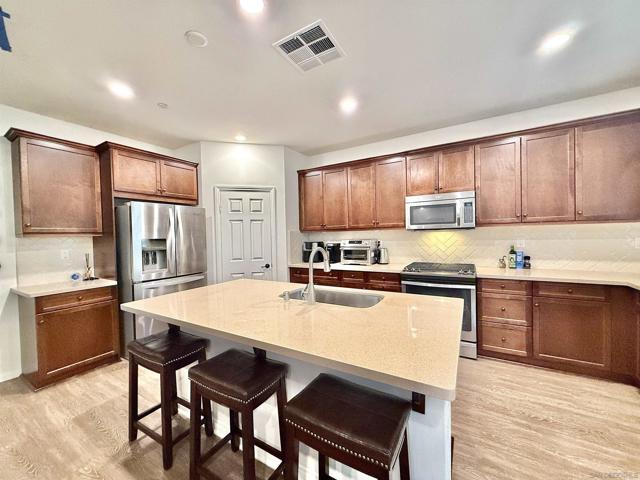 El Cajon, California, 92020, United States, 3 Bedrooms Bedrooms, ,3 BathroomsBathrooms,Residential,For Sale,2007807