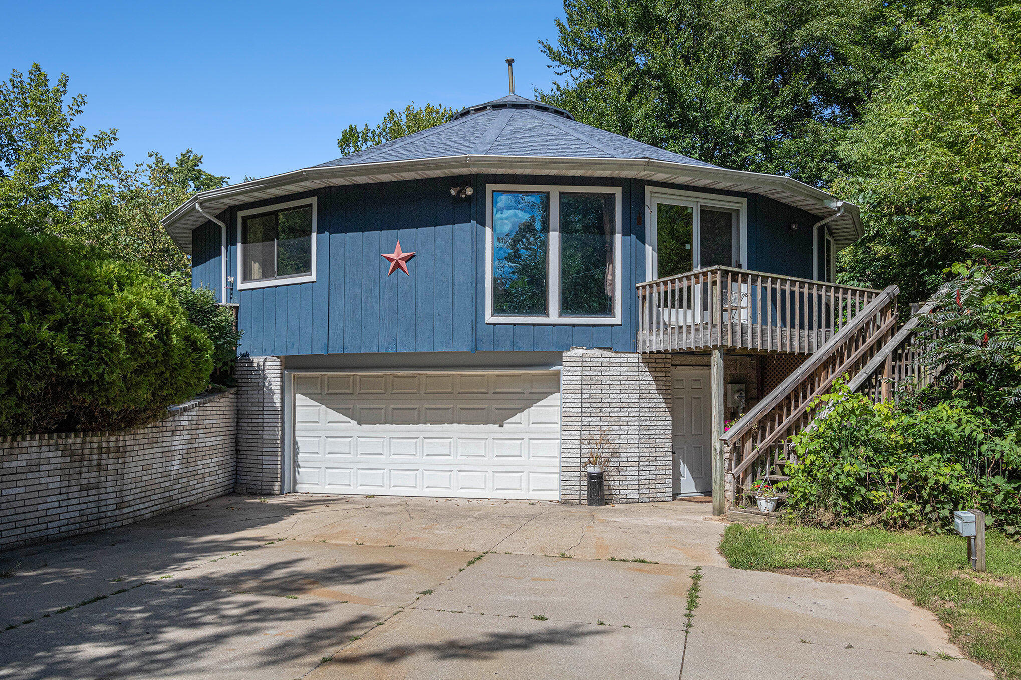 Bangor, Michigan, 49013, United States, 3 Bedrooms Bedrooms, ,2 BathroomsBathrooms,Residential,For Sale,1930428