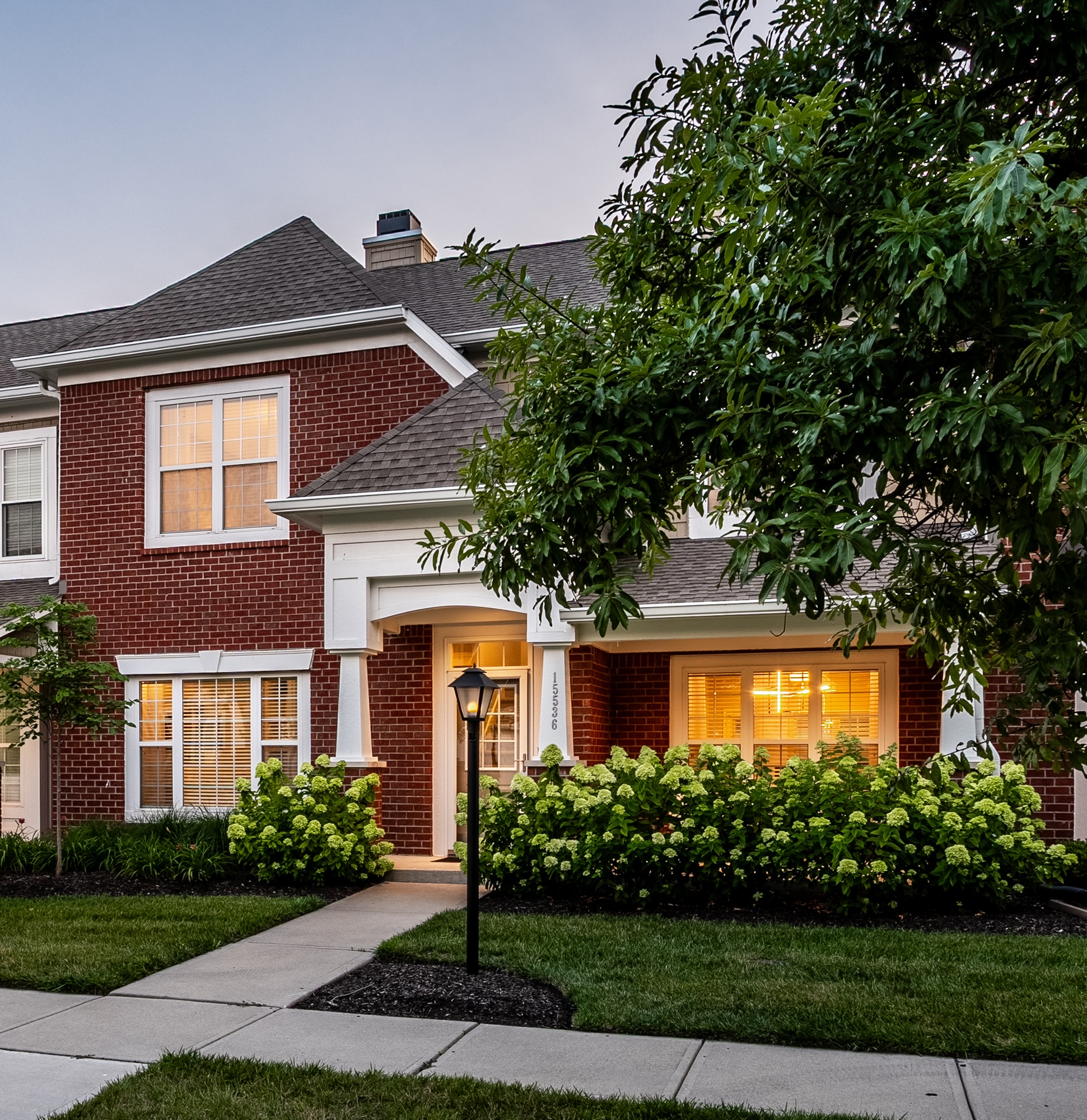  Turnkey Modern Townhome in Westfield - 物件實景