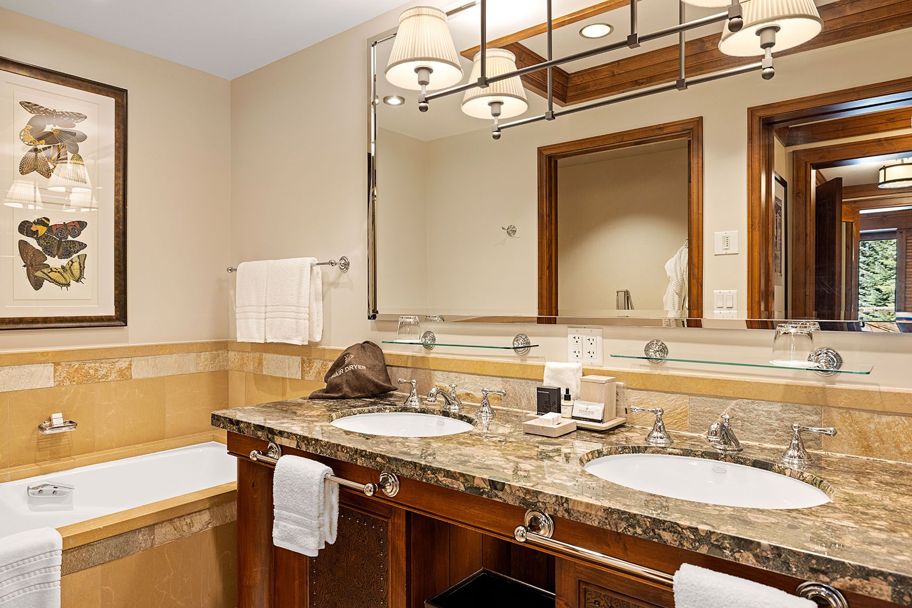 Four Seasons Residence Club Condo - 物件實景