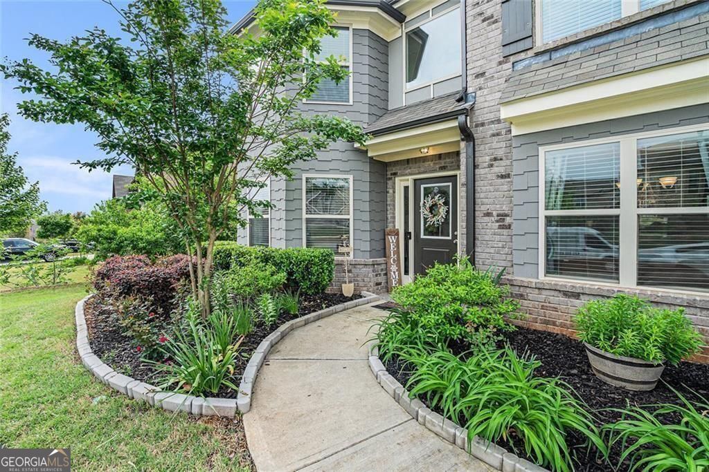 Auburn, Georgia, 30011, United States, 5 Bedrooms Bedrooms, ,3 BathroomsBathrooms,Residential,For Sale,1858924