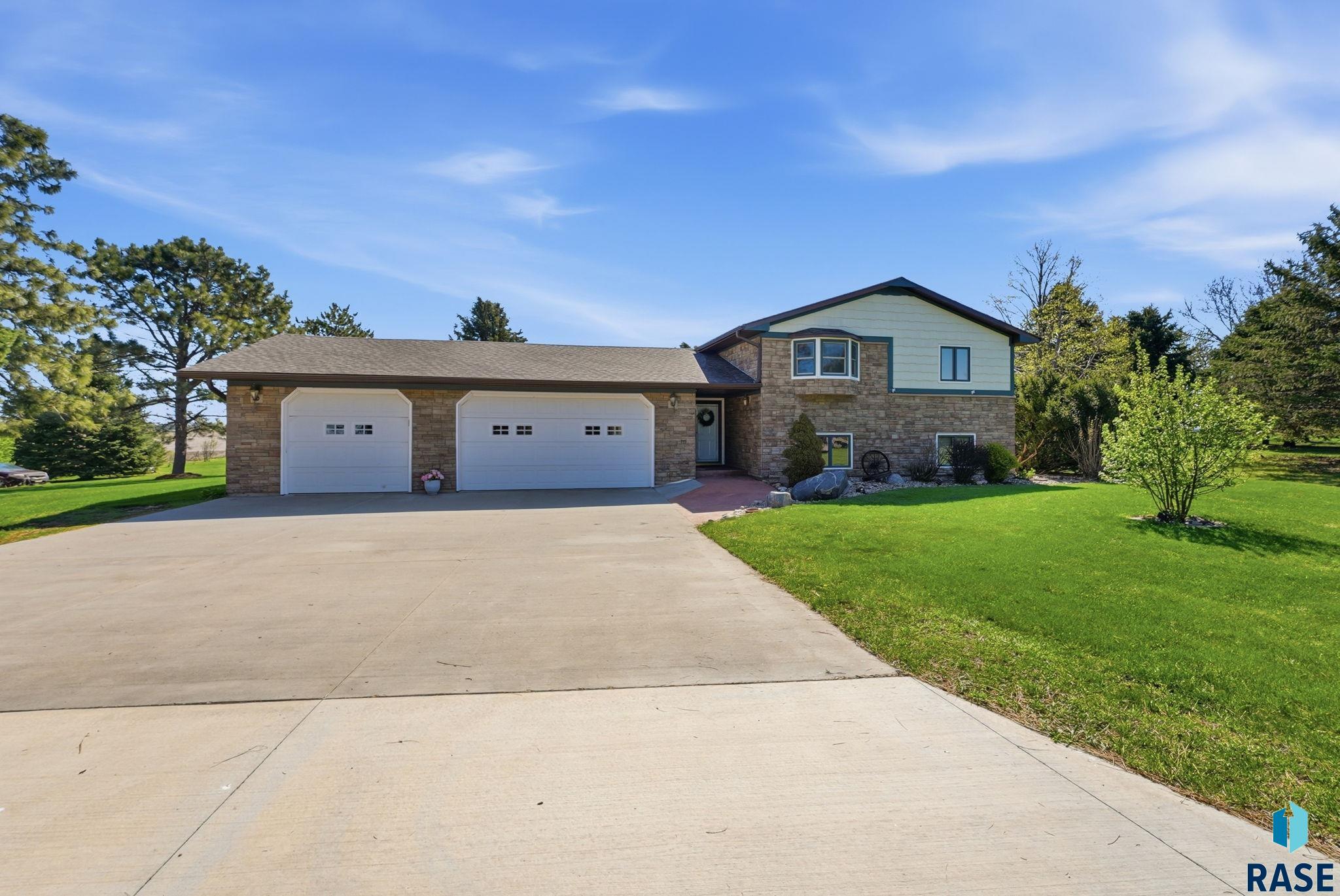 Sioux Falls, South Dakota, 57106, United States, 4 Bedrooms Bedrooms, ,2 BathroomsBathrooms,Residential,For Sale,2042590