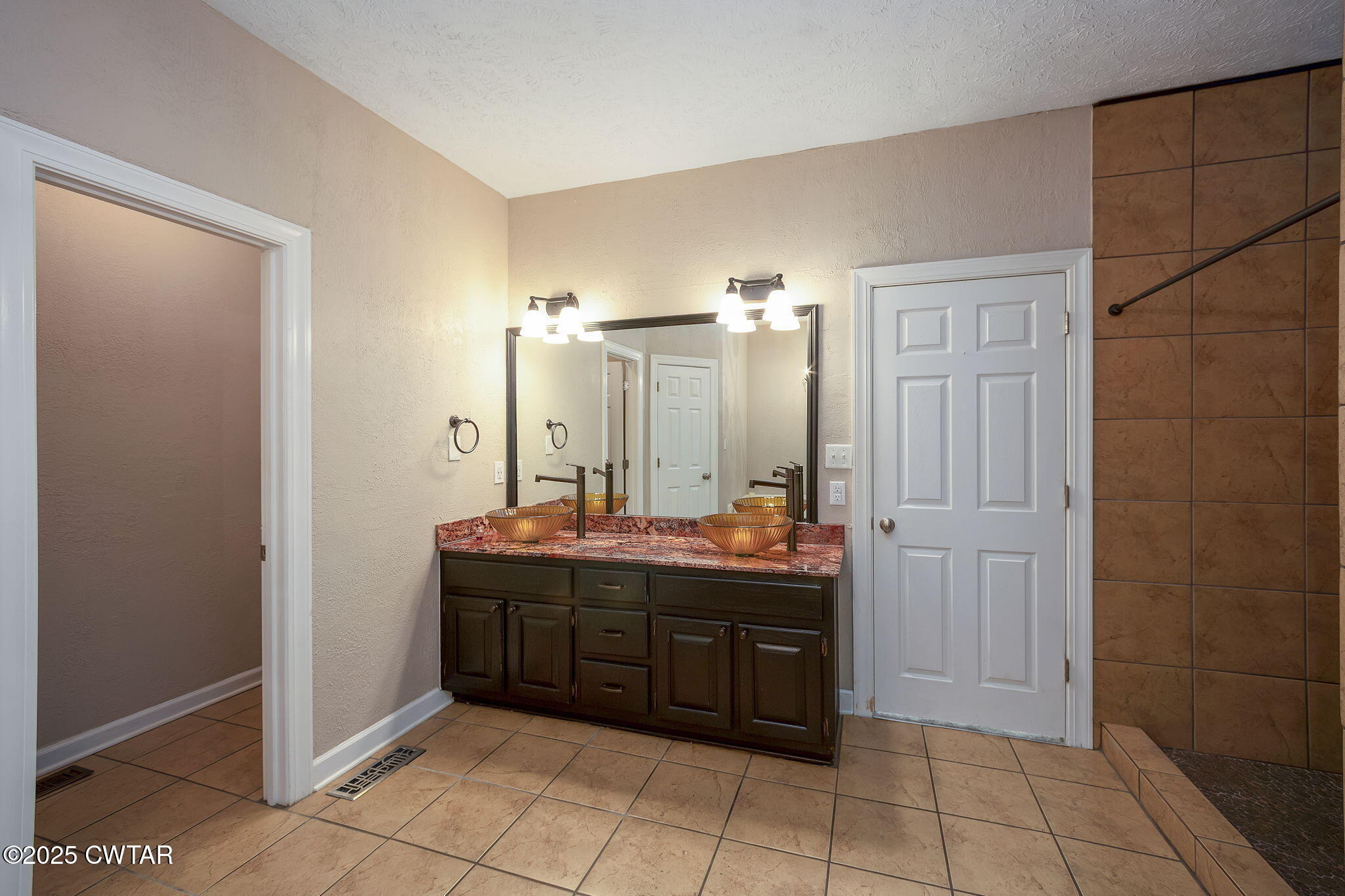 Jackson, Tennessee, 38305, United States, 4 Bedrooms Bedrooms, ,3 BathroomsBathrooms,Residential,For Sale,1929723