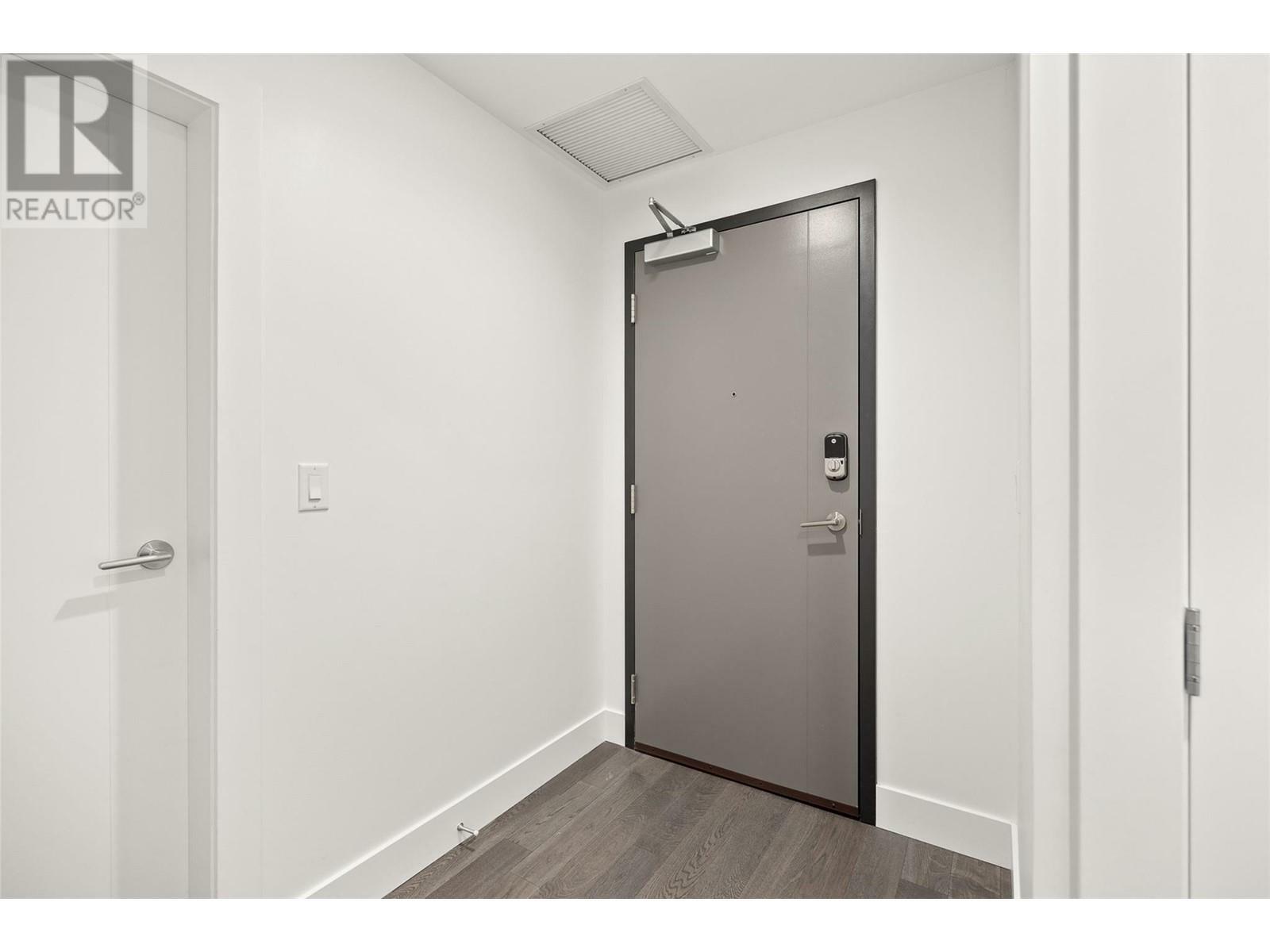 KELOWNA, British Columbia, V1Y 0J4, CA, 2 Bedrooms Bedrooms, ,2 BathroomsBathrooms,Residential,For Sale,1837407