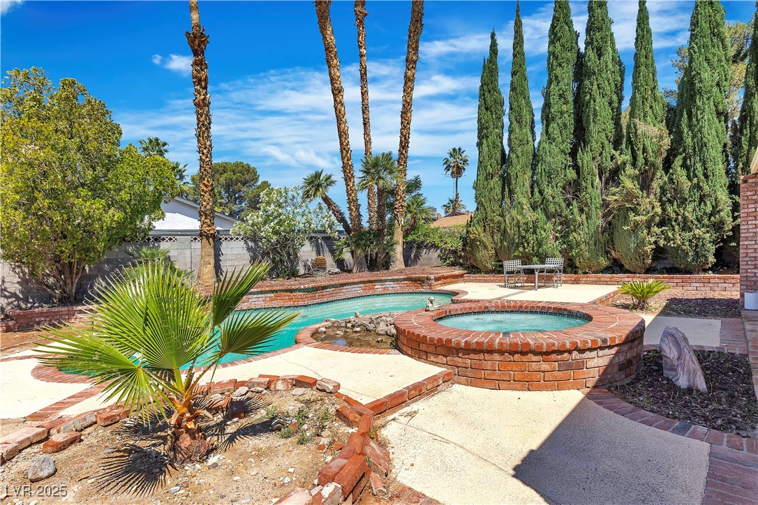 Las Vegas, Nevada, 89146, United States, 4 Bedrooms Bedrooms, ,2 BathroomsBathrooms,Residential,For Sale,1901179