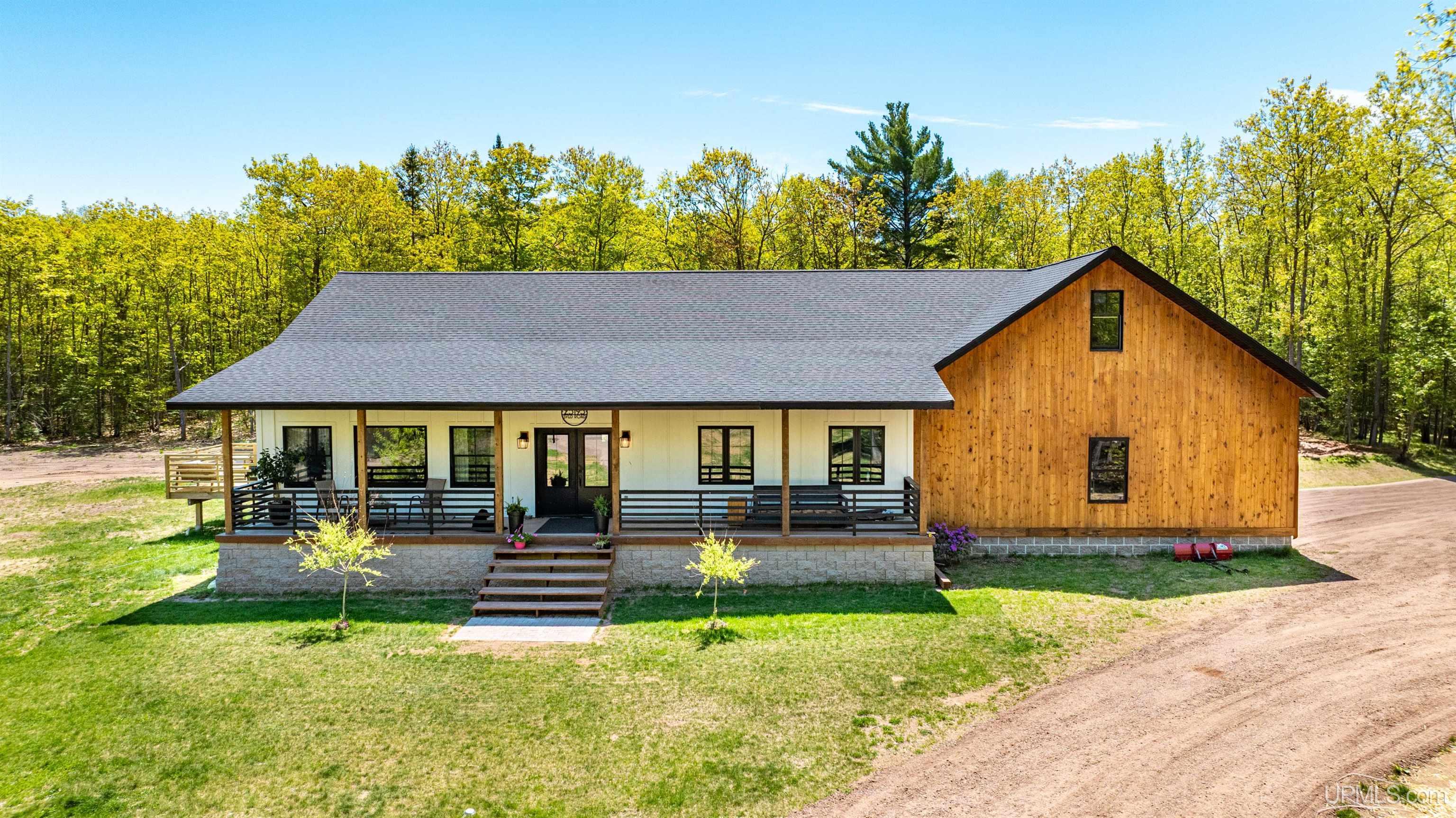 Hancock, Michigan, 49930, United States, 5 Bedrooms Bedrooms, ,3 BathroomsBathrooms,Residential,For Sale,1920535