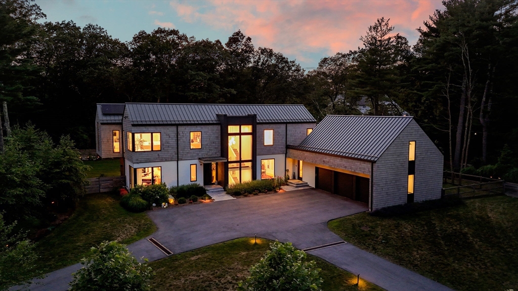 Weston, Massachusetts, 02493, United States, 6 Bedrooms Bedrooms, ,8 BathroomsBathrooms,Residential,For Sale,1946970
