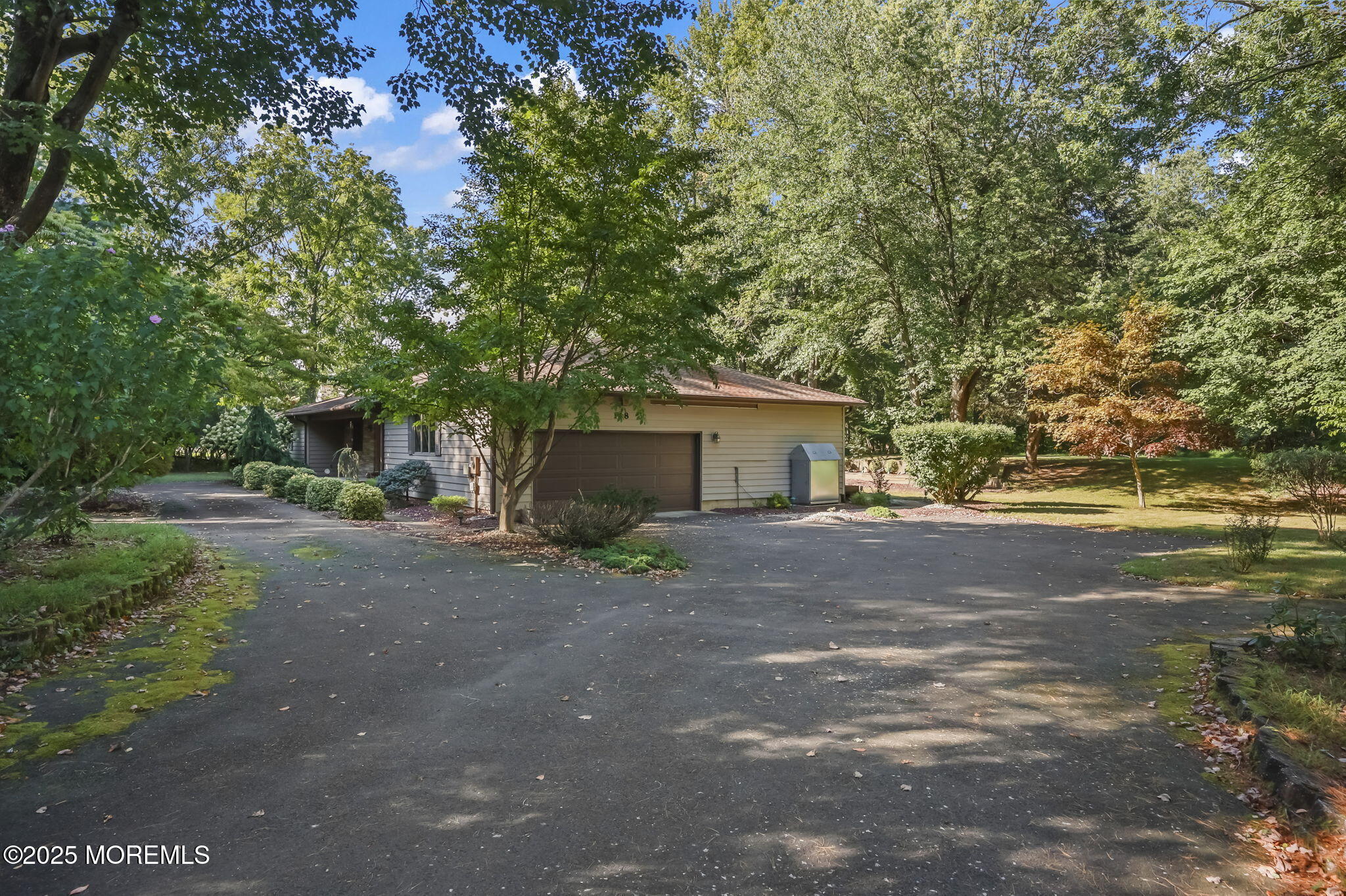 Manalapan, New Jersey, 07726, United States, 3 Bedrooms Bedrooms, ,3 BathroomsBathrooms,Residential,For Sale,1940205