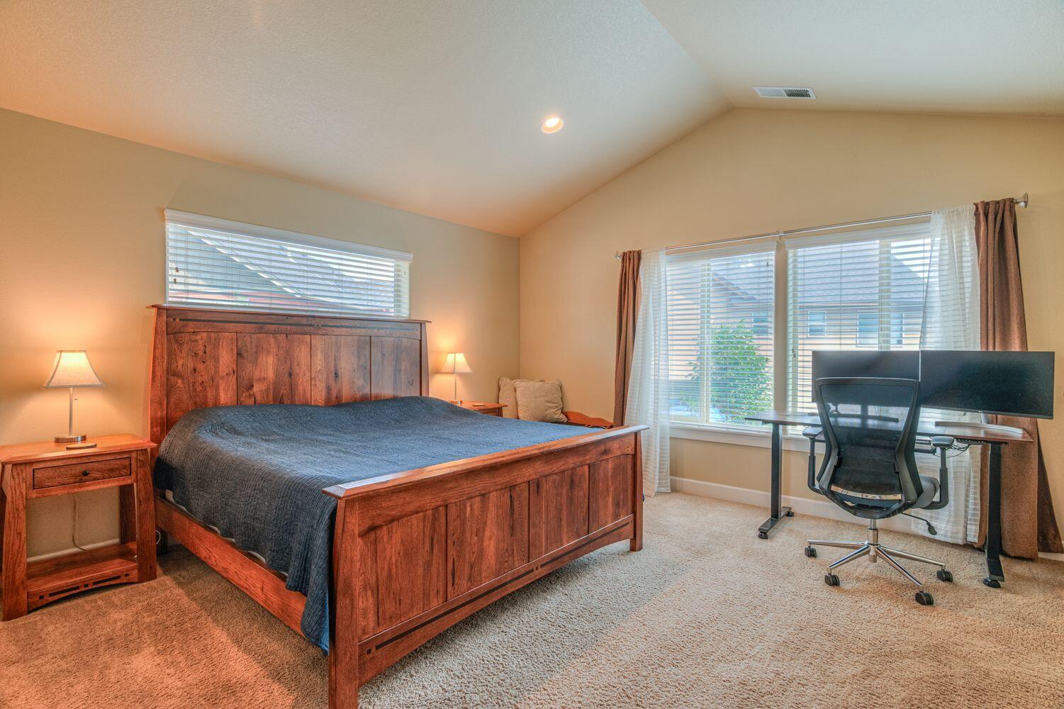 Redmond, Oregon, 97756, United States, 4 Bedrooms Bedrooms, ,3 BathroomsBathrooms,Residential,For Sale,1898439