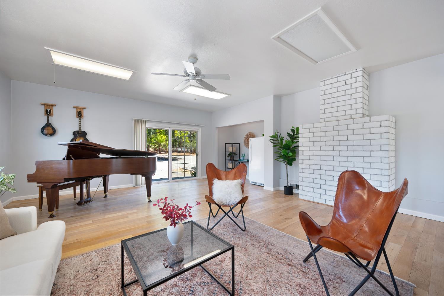 Orangevale, California, 95662, United States, 3 Bedrooms Bedrooms, ,2 BathroomsBathrooms,Residential,For Sale,1926180