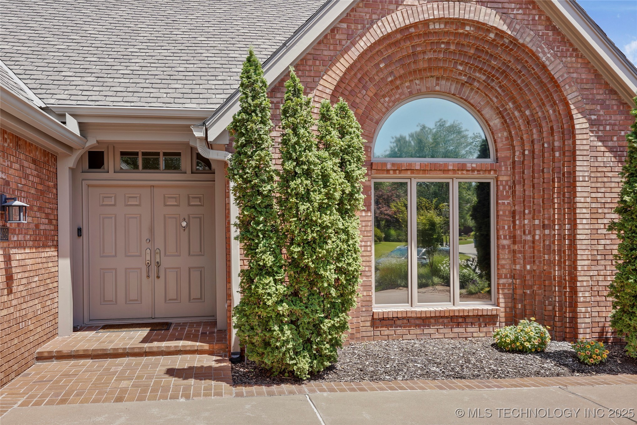 Tulsa, Oklahoma, 74135, United States, 3 Bedrooms Bedrooms, ,4 BathroomsBathrooms,Residential,For Sale,1902130