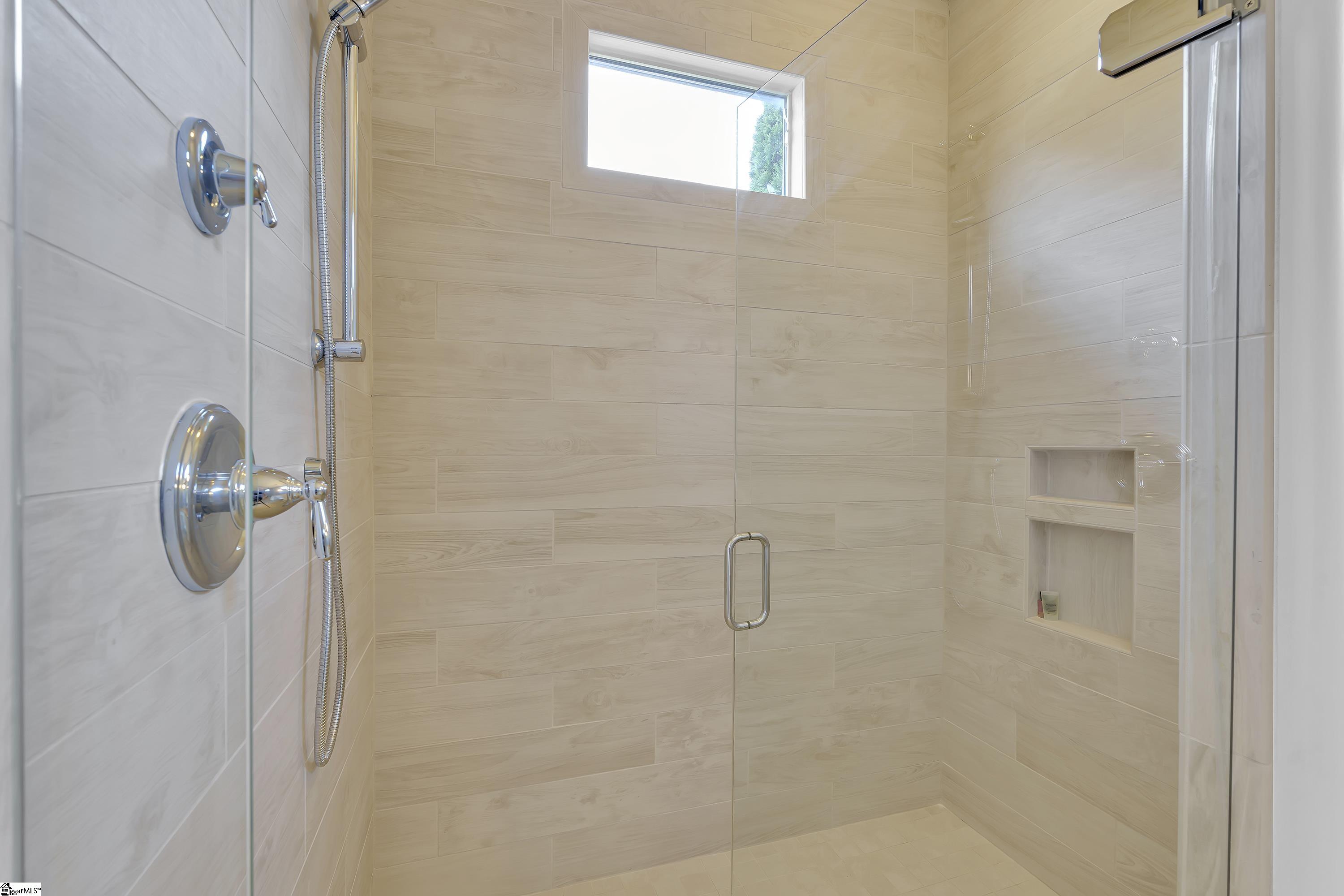 Piedmont, South Carolina, 29673, United States, 4 Bedrooms Bedrooms, ,4 BathroomsBathrooms,Residential,For Sale,2002140