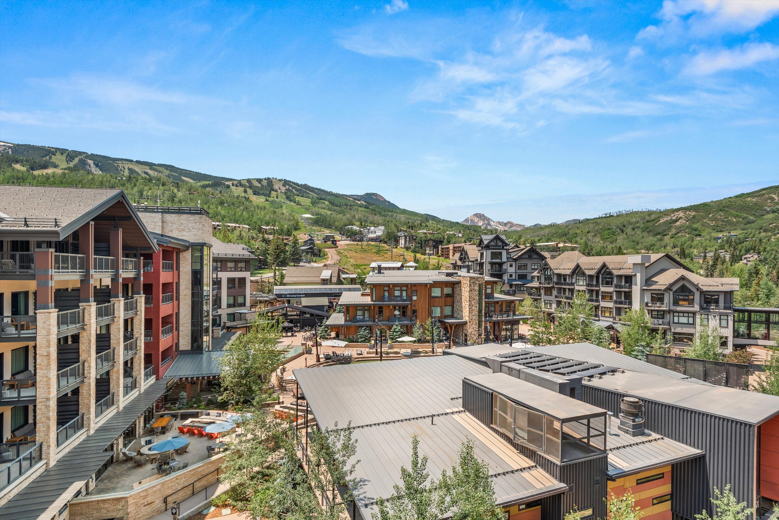  Elevated Mountain Living Meets Effortless Ski Access - 物件實景