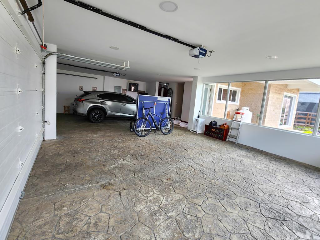 Curridabat, Curridabat, San Jose, CR, 6 Bedrooms Bedrooms, ,7 BathroomsBathrooms,Residential,For Sale,Curridabat,1587516