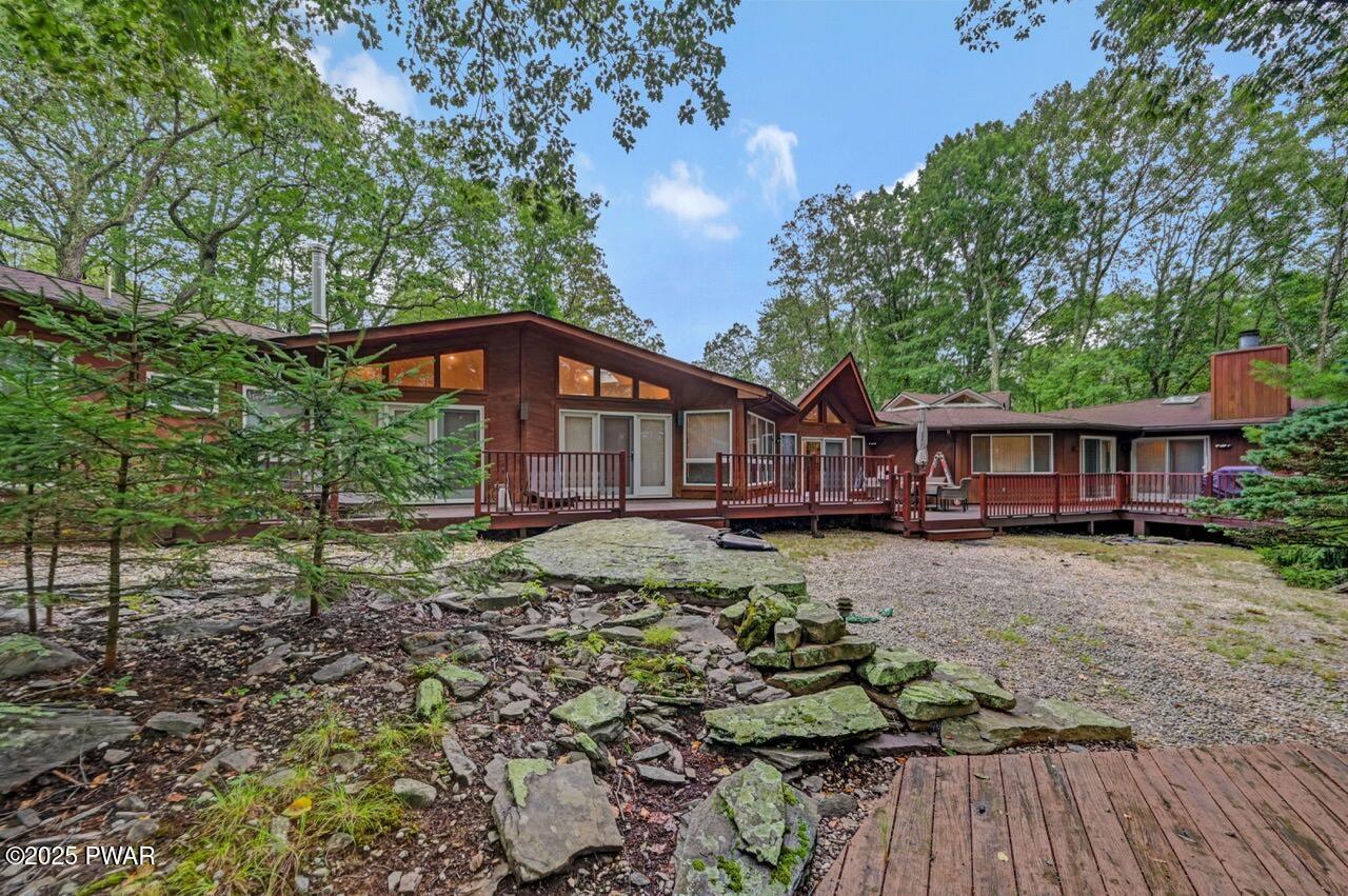 Hawley, Pennsylvania, 18428, United States, 3 Bedrooms Bedrooms, ,3 BathroomsBathrooms,Residential,For Sale,1937787