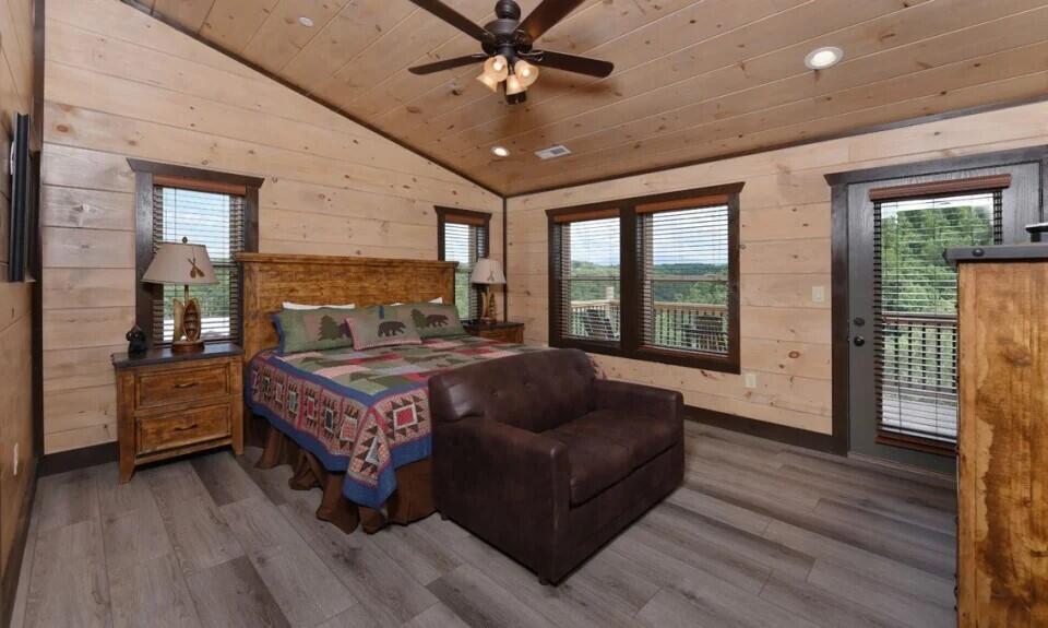 Sevierville, Tennessee, 37876, United States, 16 Bedrooms Bedrooms, ,17 BathroomsBathrooms,Residential,For Sale,1977076