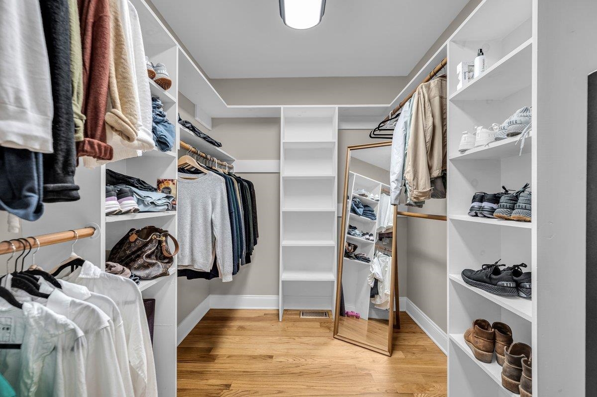 Landrum, South Carolina, 29356, United States, 5 Bedrooms Bedrooms, ,4 BathroomsBathrooms,Residential,For Sale,1990199