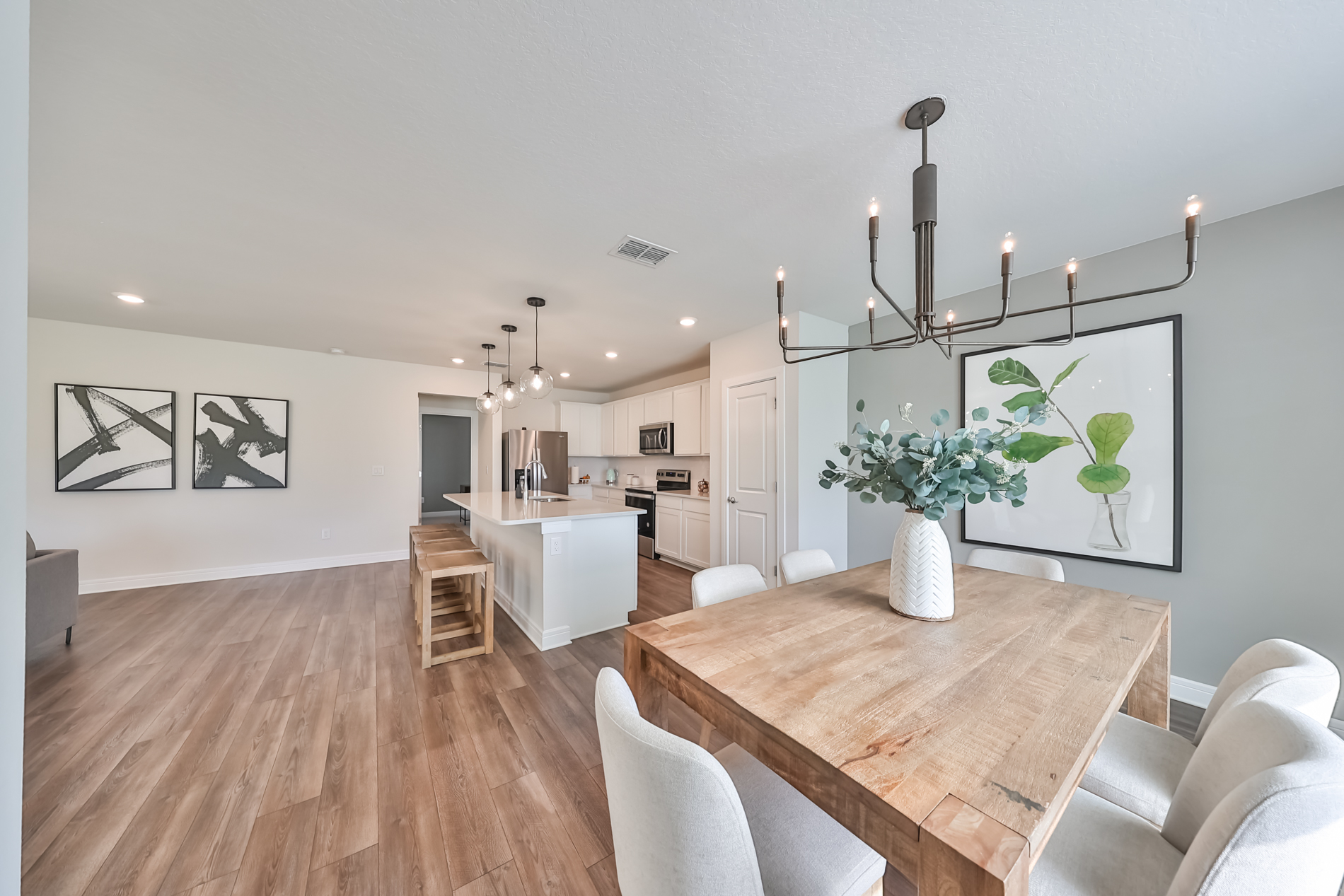 Wesley Chapel, Florida, 33545, United States, 5 Bedrooms Bedrooms, ,3 BathroomsBathrooms,Residential,For Sale,1931588