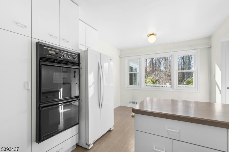 Berkeley Heights Twp., New Jersey, 07922, United States, 4 Bedrooms Bedrooms, ,2 BathroomsBathrooms,Residential,For Sale,2003400