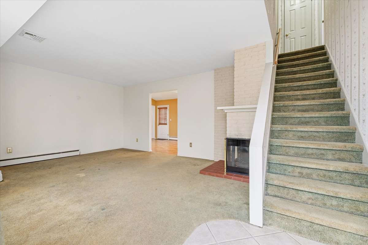 West Islip, New York, 11795, United States, 4 Bedrooms Bedrooms, ,2 BathroomsBathrooms,Residential,For Sale,2008533