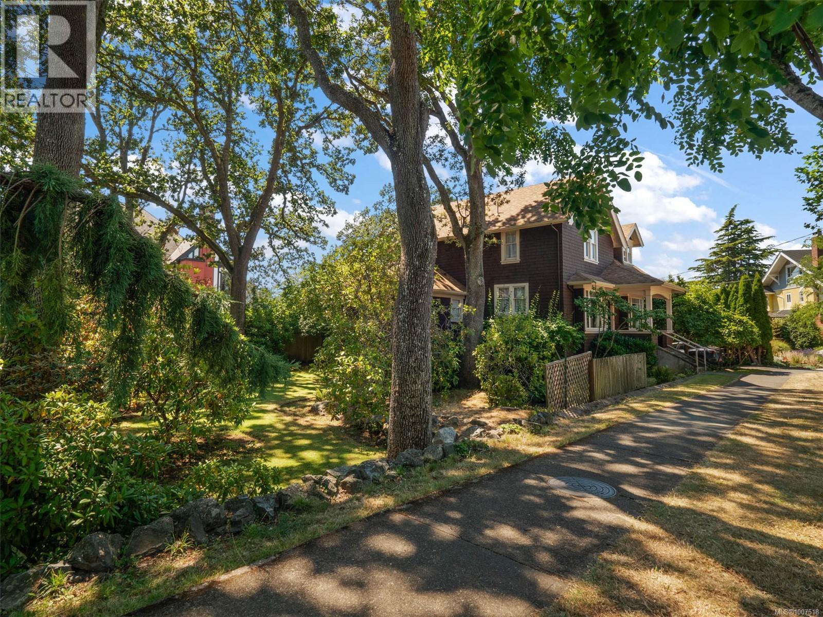 VICTORIA, British Columbia, V8S 2A6, CA, 4 Bedrooms Bedrooms, ,3 BathroomsBathrooms,Residential,For Sale,1947245