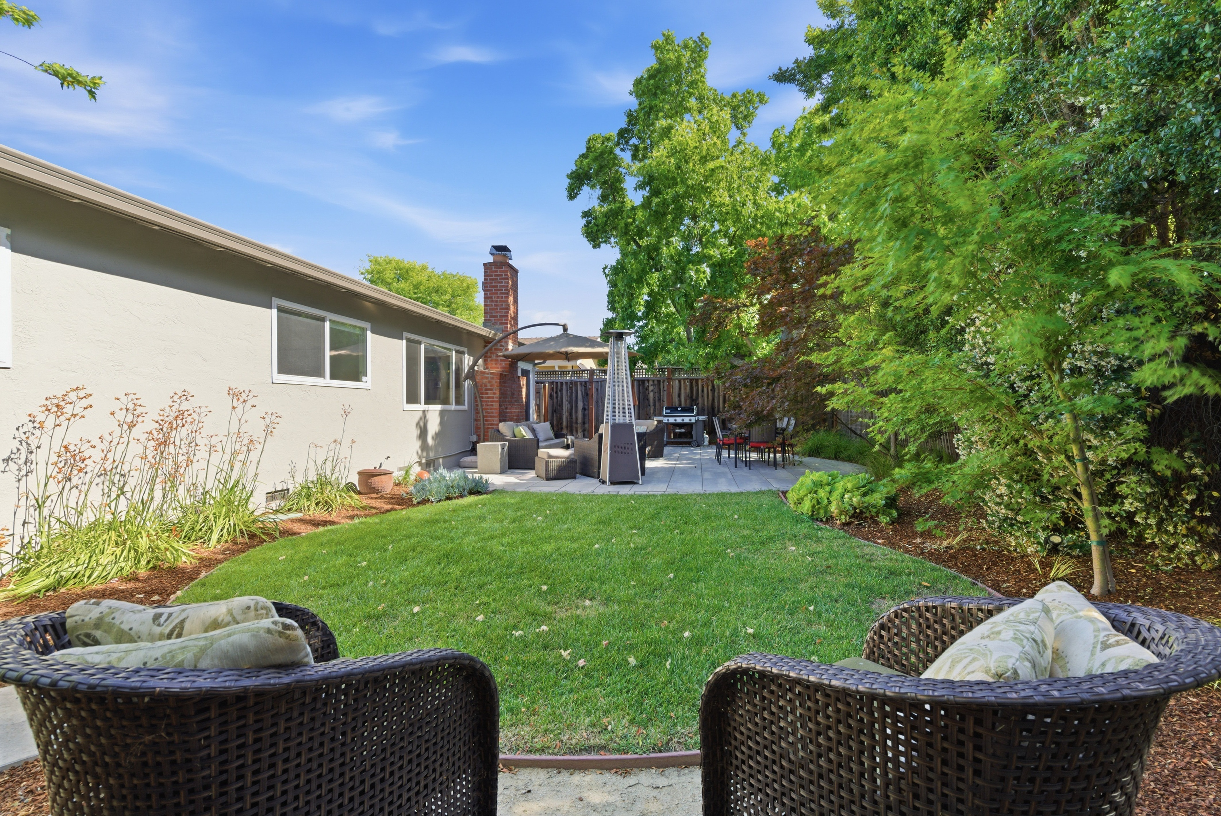 Private, Stylishly Updated Home in Prime Cambrian Location - 物件實景