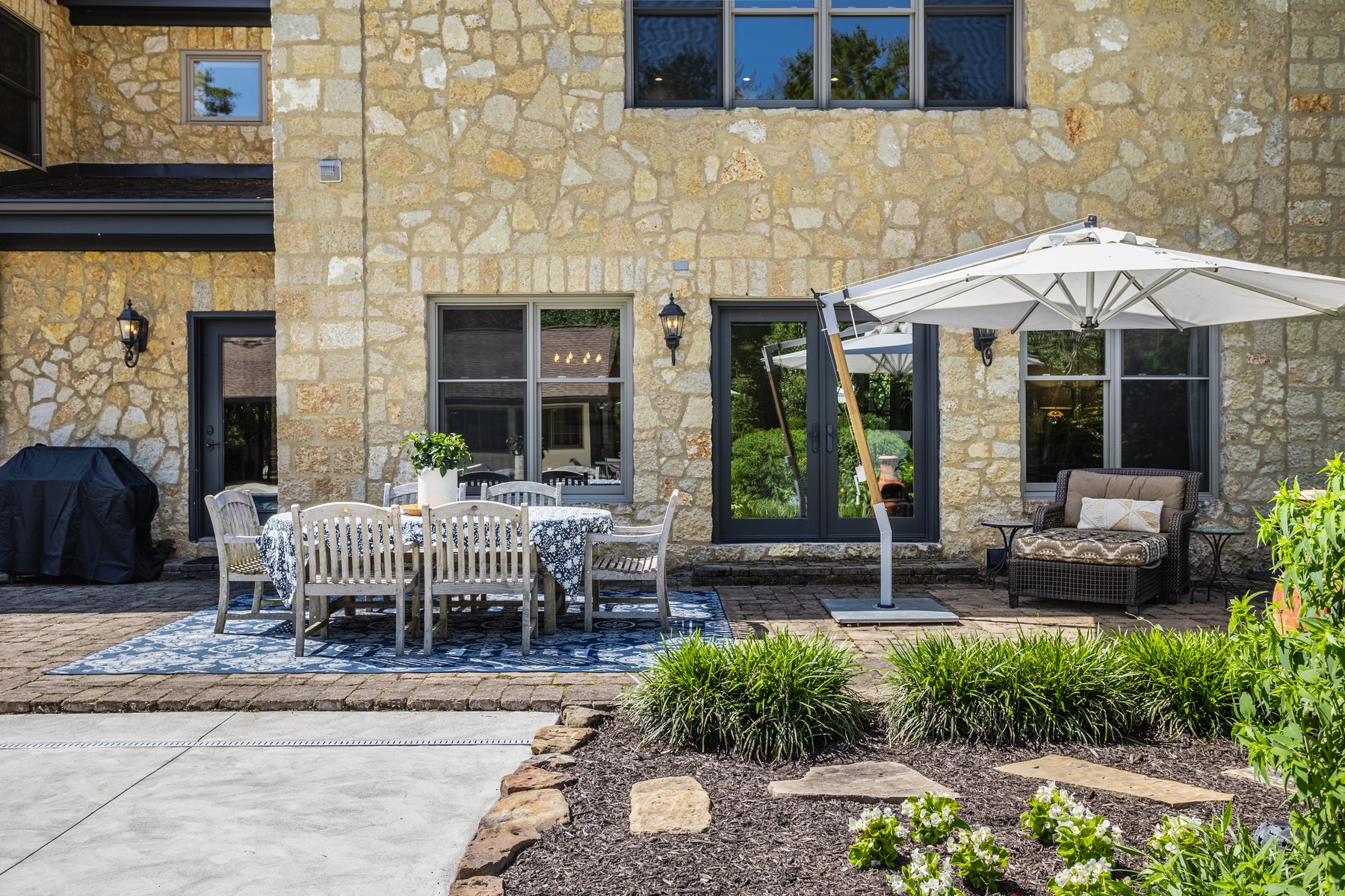  Rare Opportunity to Own a Stunning Home with Acreage in West Carmel - 物件實景