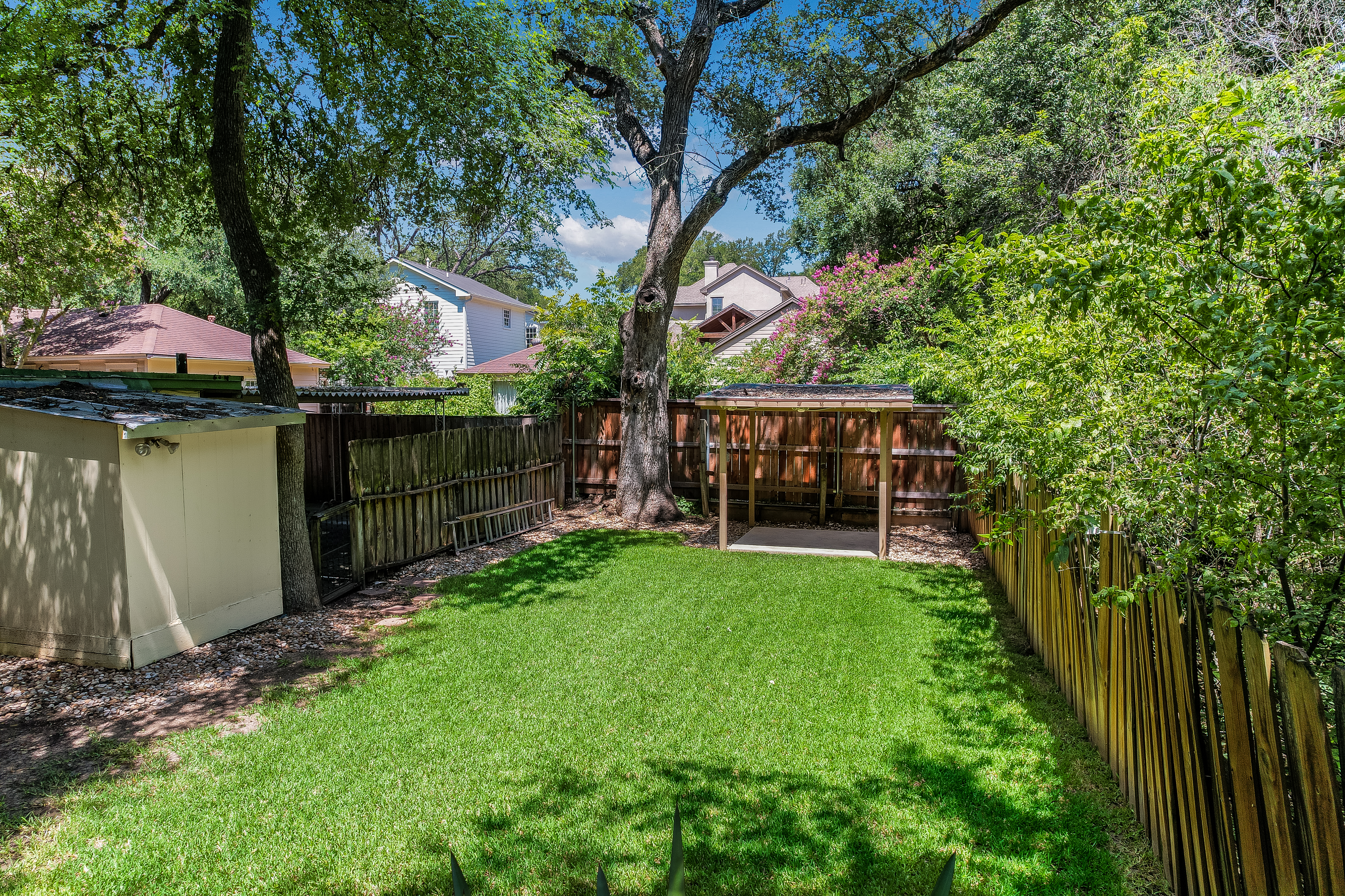  JUST LISTED in Tarrytown - 物件實景