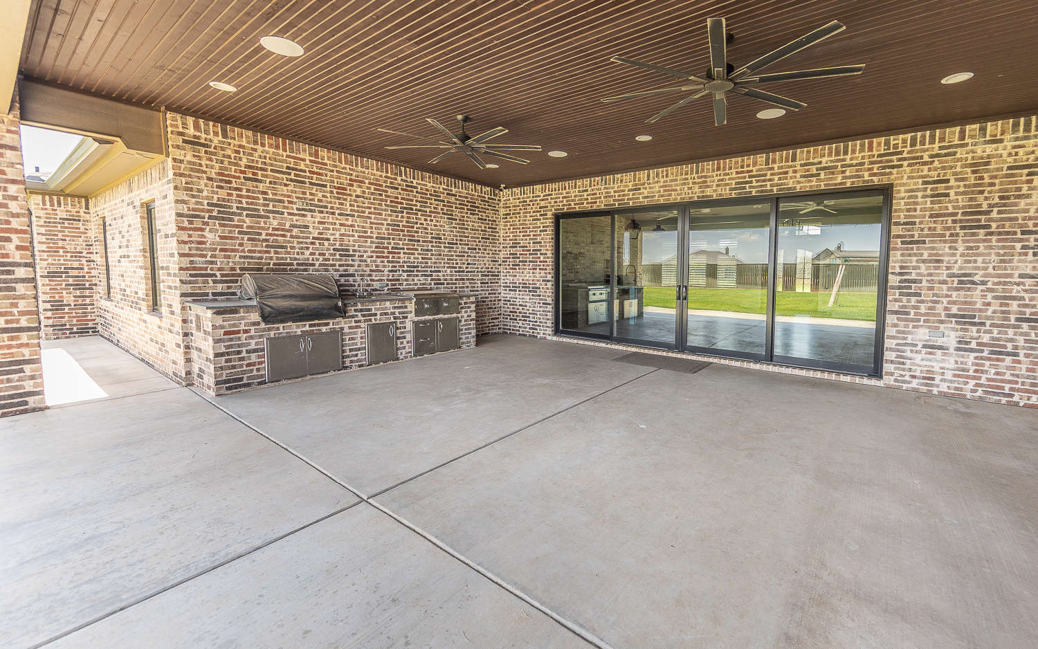Lubbock, Texas, 79424, United States, 4 Bedrooms Bedrooms, ,5 BathroomsBathrooms,Residential,For Sale,1901517
