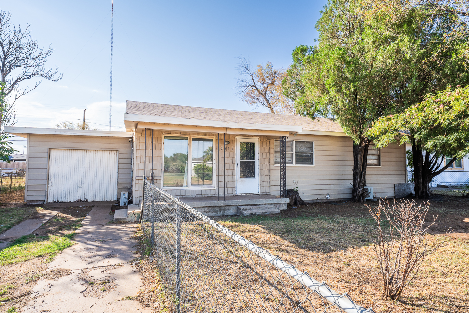 Avenue D , Lubbock, TX 79404