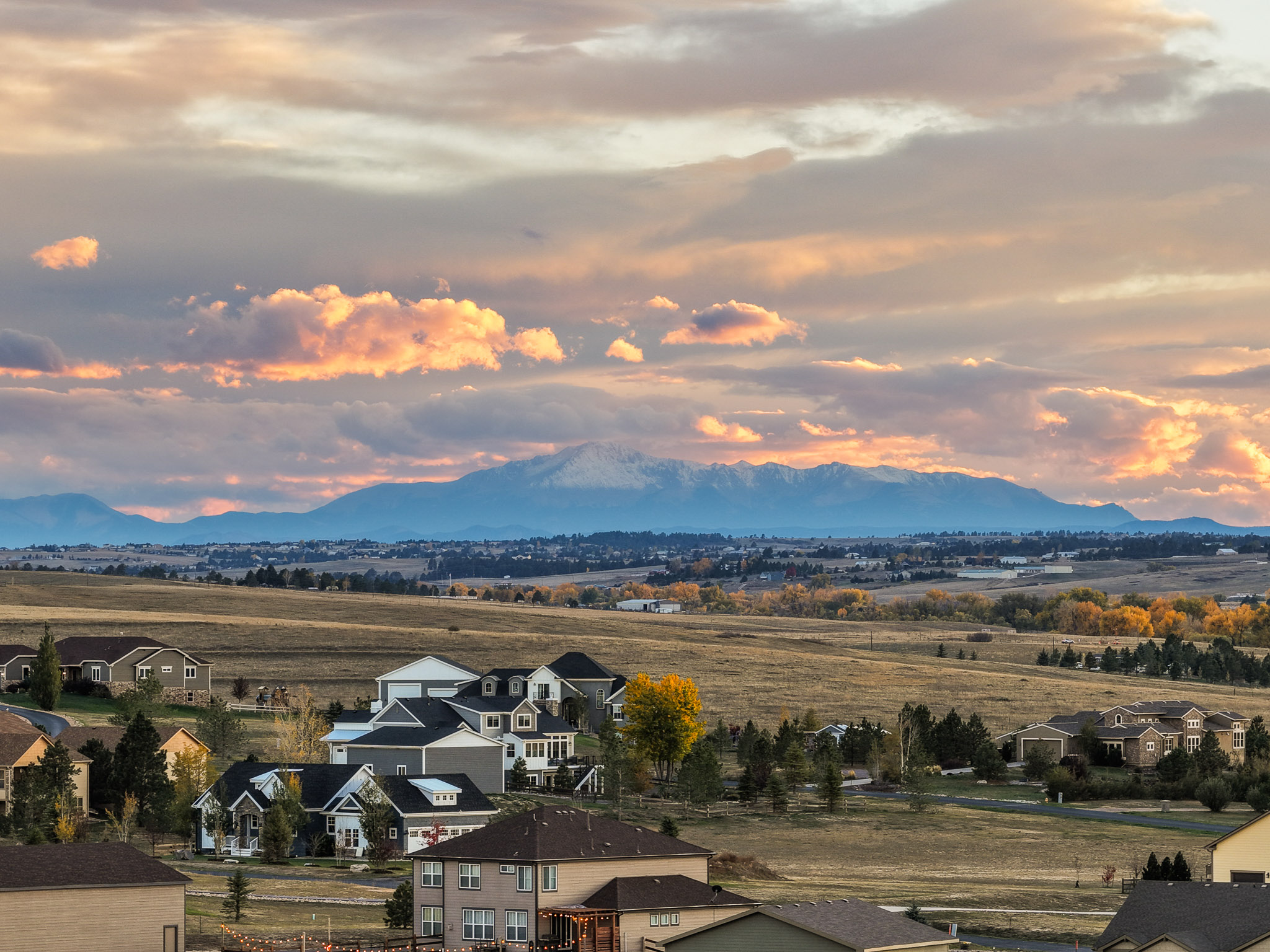  Experience elevated Colorado living in this exceptional ranch-style home. - 物件實景