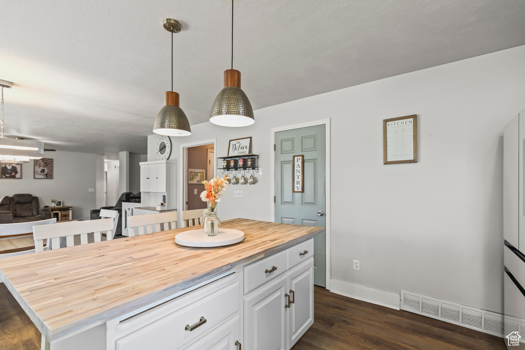 Richfield, Utah, 84701, United States, 6 Bedrooms Bedrooms, ,4 BathroomsBathrooms,Residential,For Sale,1885344
