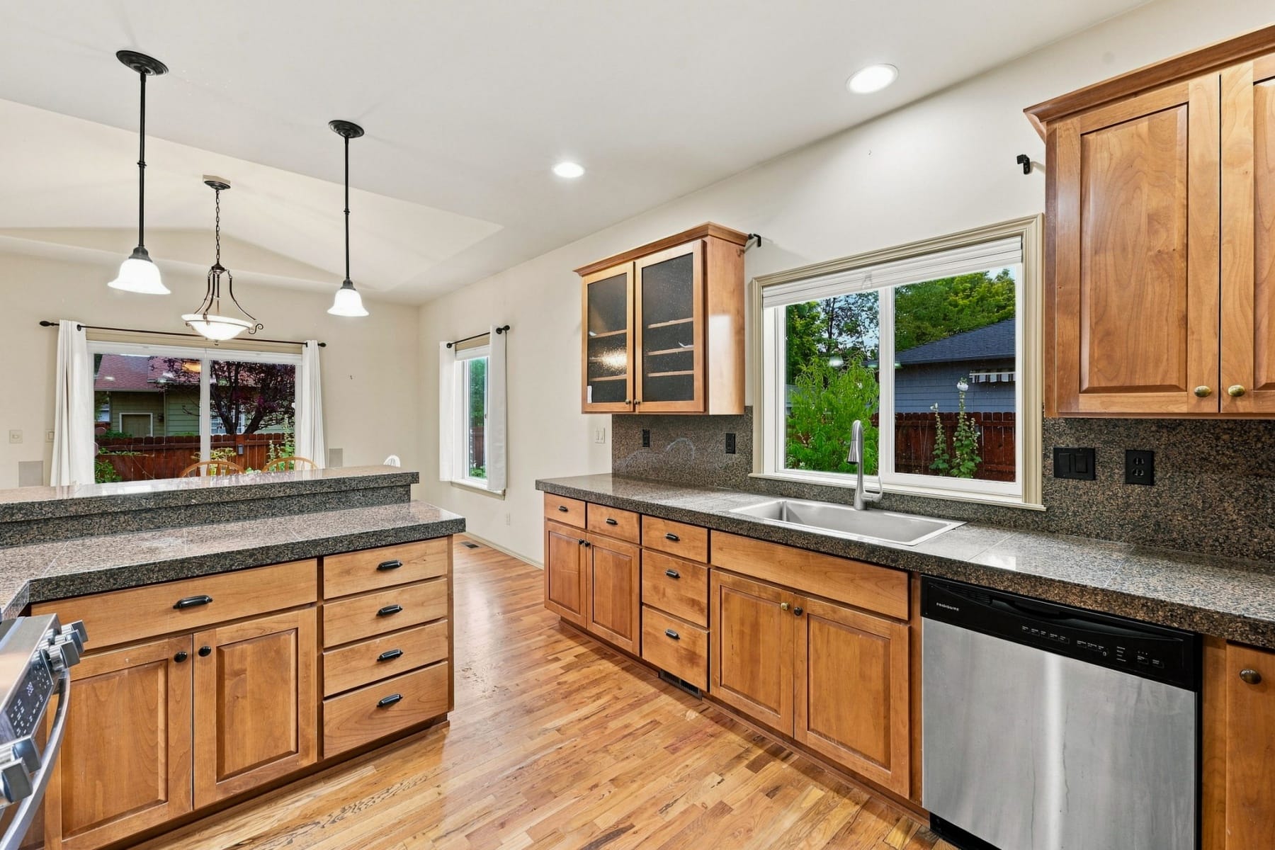  2234 SE Pilatus Lane Bend, OR 97702 - 物件實景