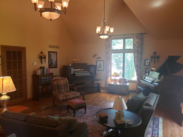 Valparaiso, Indiana, 46385, United States, 4 Bedrooms Bedrooms, ,4 BathroomsBathrooms,Residential,For Sale,1945024