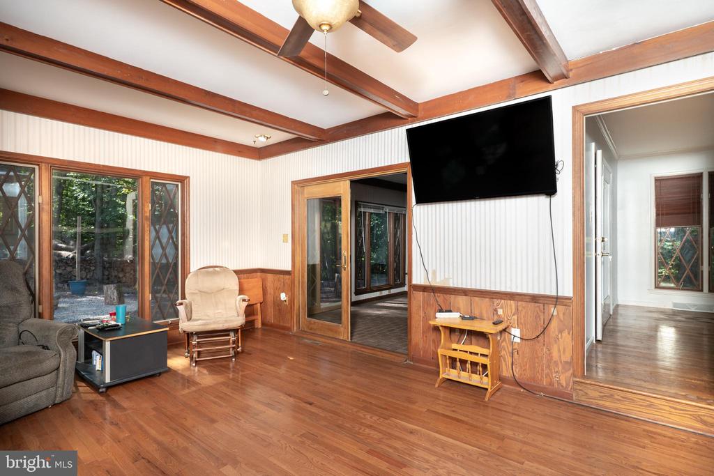 Reading, Pennsylvania, 19607, United States, 4 Bedrooms Bedrooms, ,4 BathroomsBathrooms,Residential,For Sale,1951295