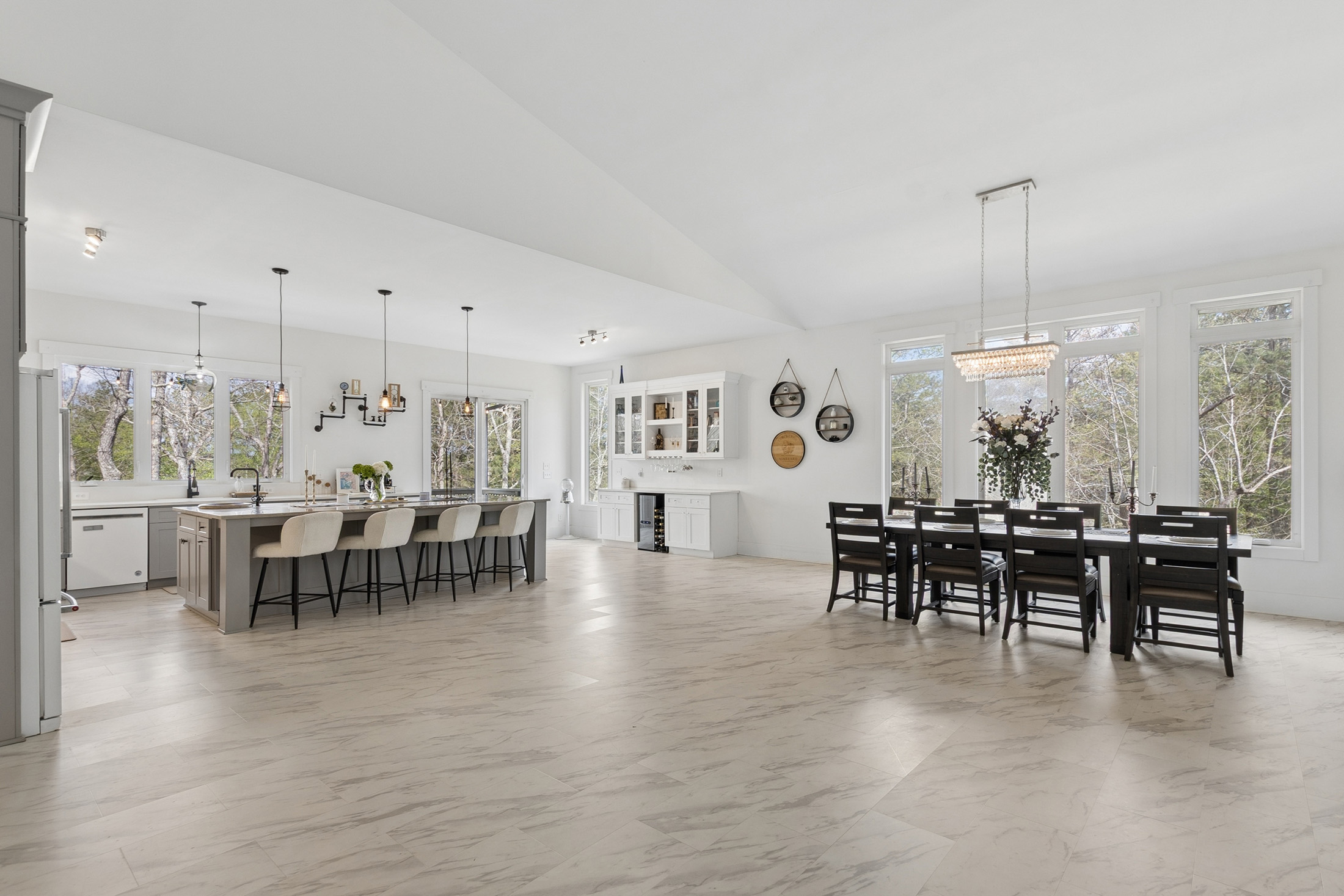  Extraordinary Custom-Built 2019 Barndominium-Inspired Residence - 物件實景