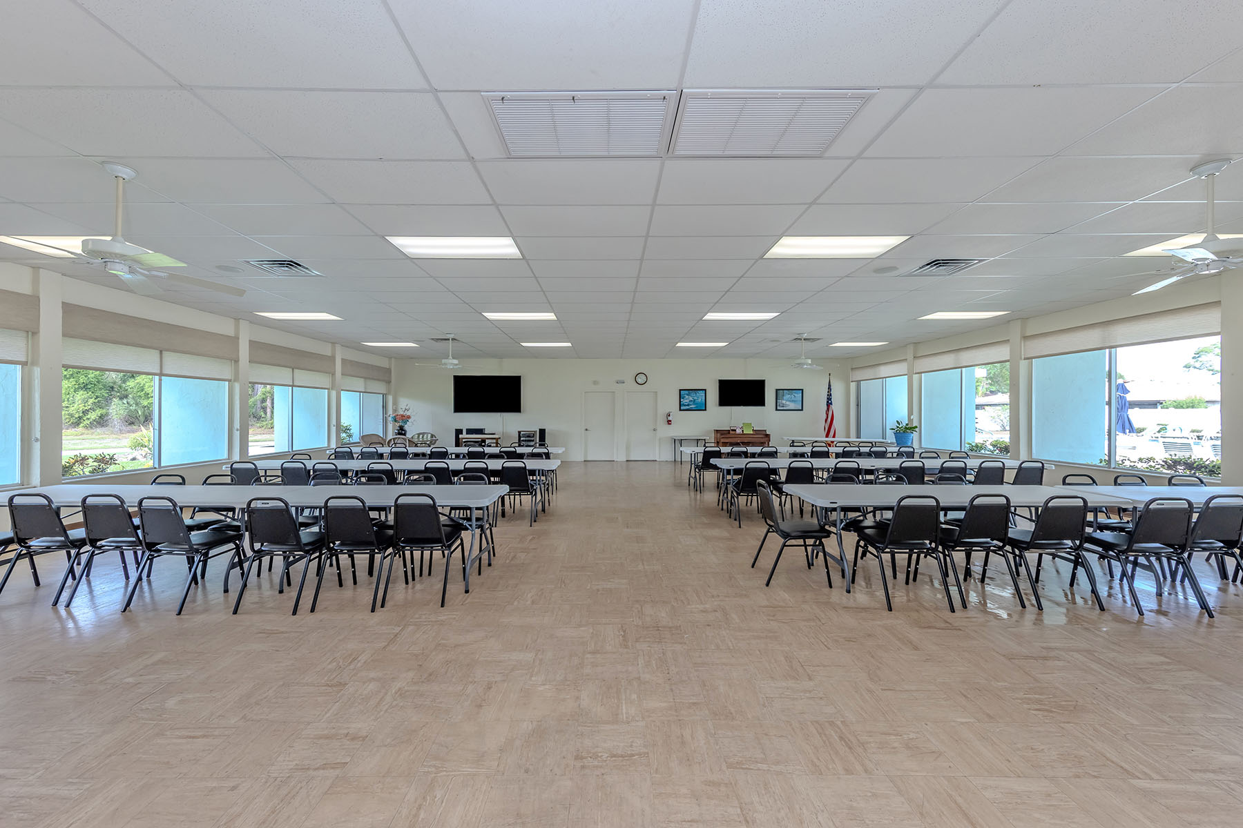  VILLAGE IN THE PINES - 物件實景