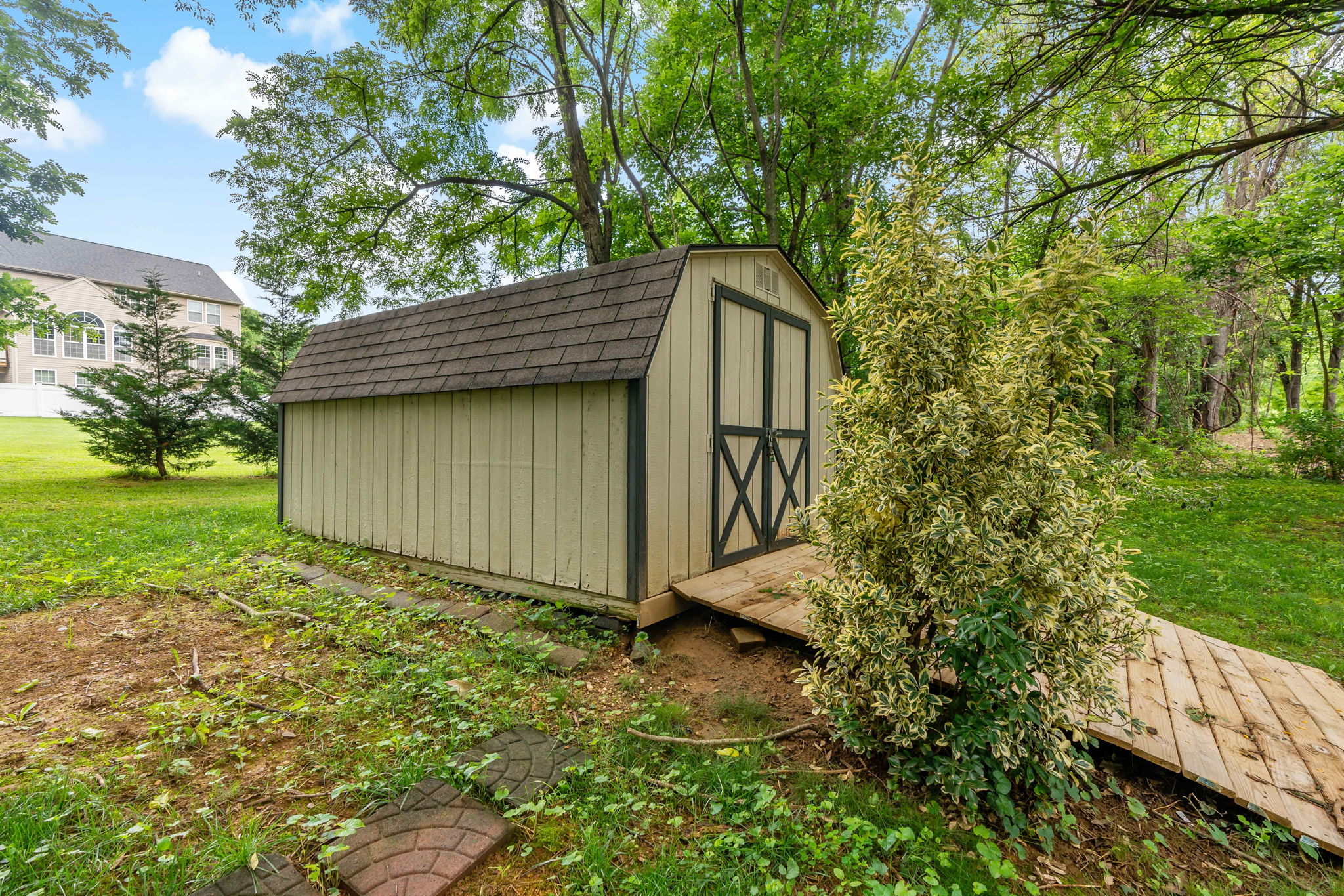 Martinsburg, West Virginia, 25403, United States, 4 Bedrooms Bedrooms, ,Residential,For Sale,1873550