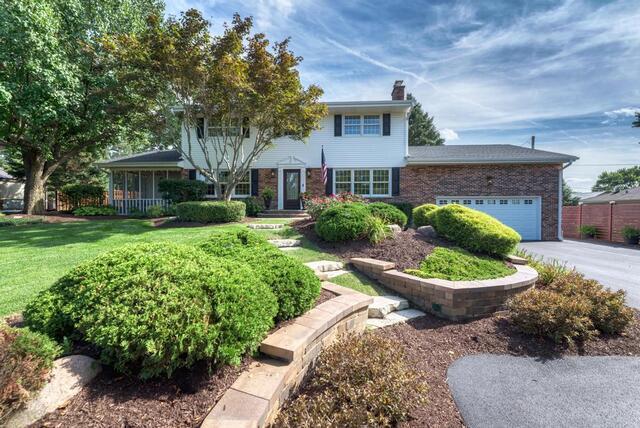 Medinah, Illinois, 60157, United States, 4 Bedrooms Bedrooms, ,4 BathroomsBathrooms,Residential,For Sale,1975518