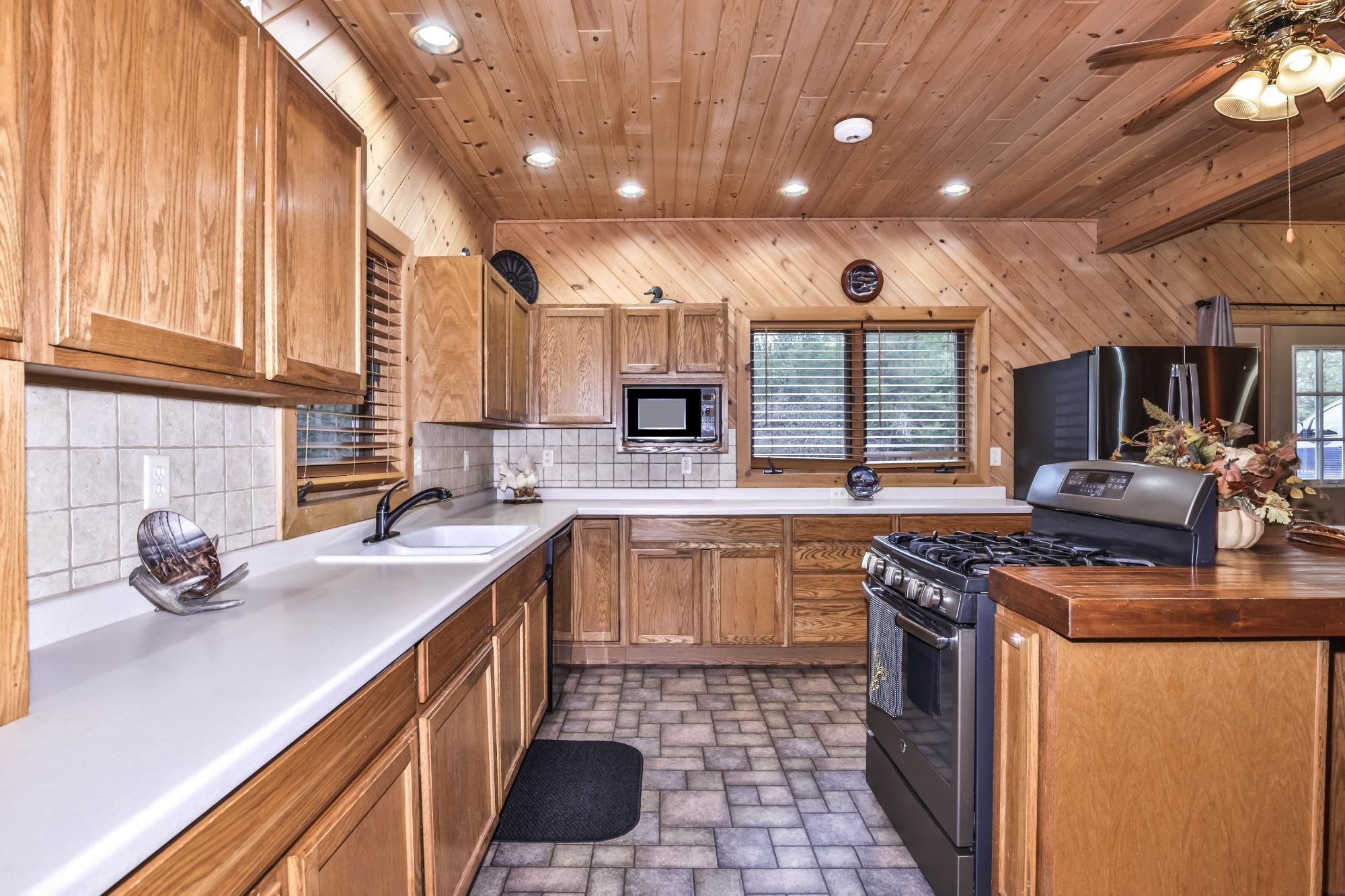 Tomahawk, Wisconsin, 54487, United States, 3 Bedrooms Bedrooms, ,2 BathroomsBathrooms,Residential,For Sale,1981135