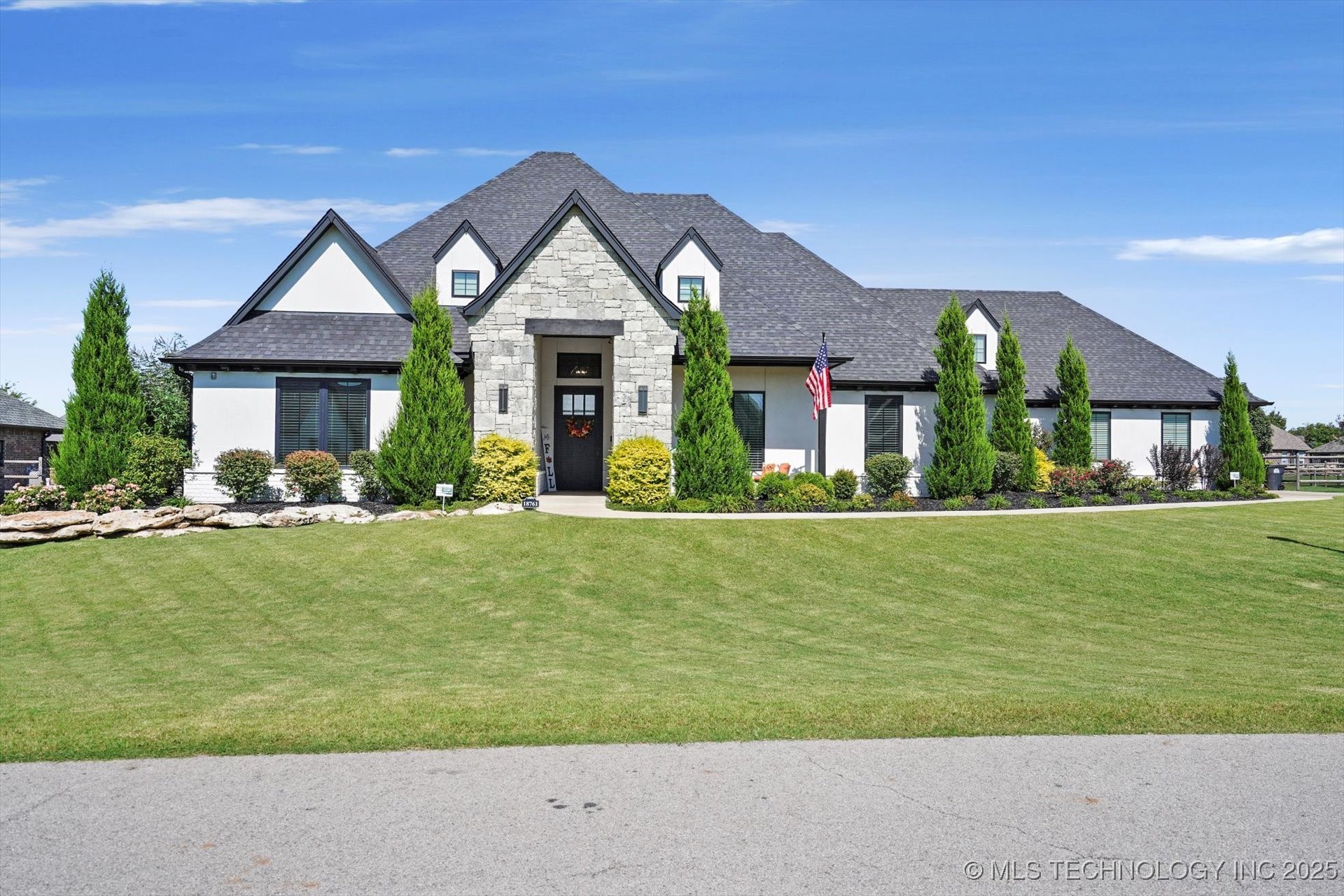 Owasso, Oklahoma, 74055, United States, 3 Bedrooms Bedrooms, ,4 BathroomsBathrooms,Residential,For Sale,1986225