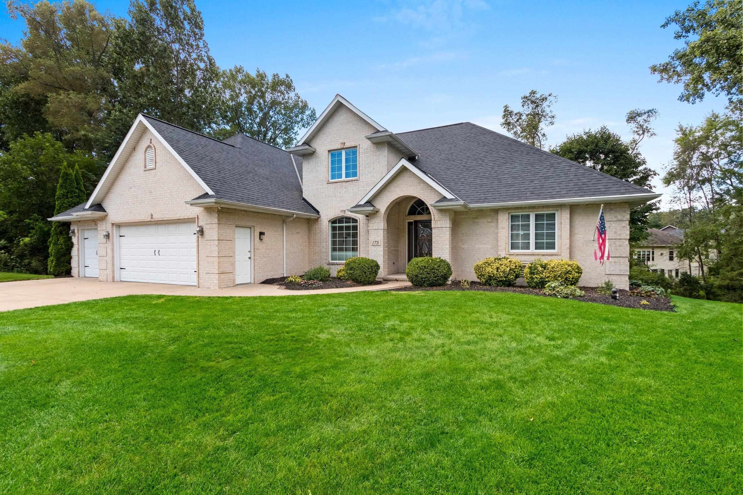 GREEN BAY, Wisconsin, 54302-5254, United States, 5 Bedrooms Bedrooms, ,4 BathroomsBathrooms,Residential,For Sale,1975812